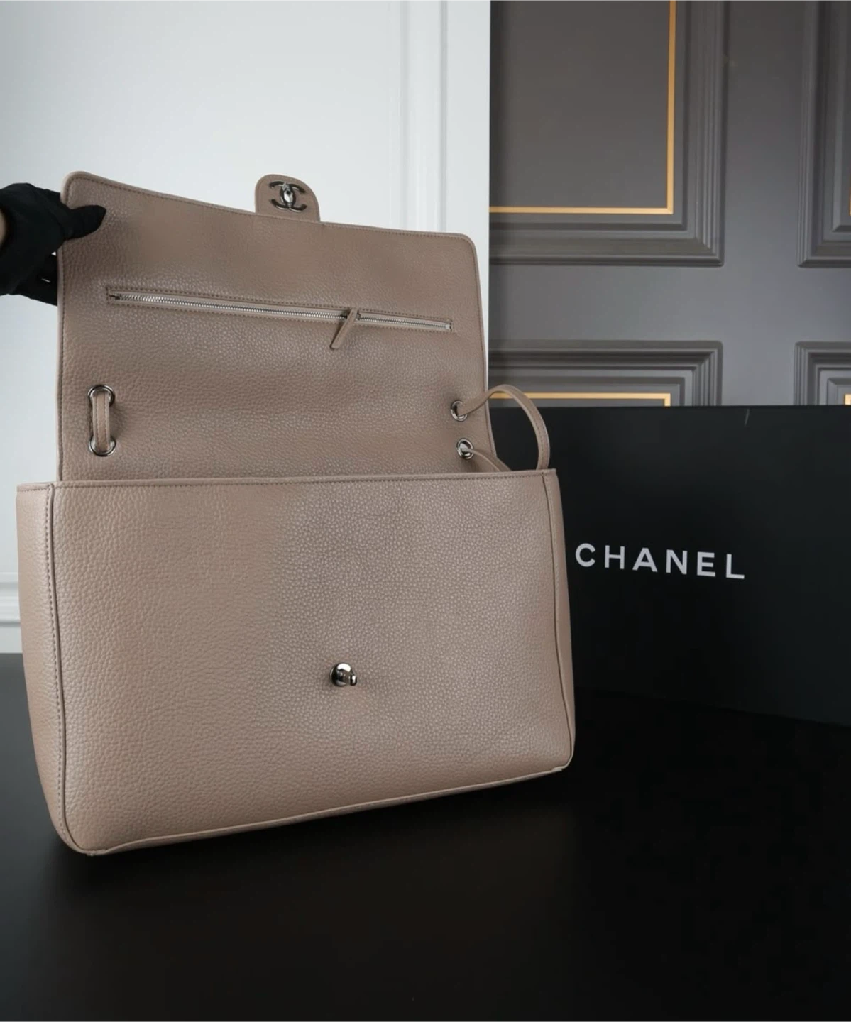 Chanel Flap Bag Taupe Leather - photo 5