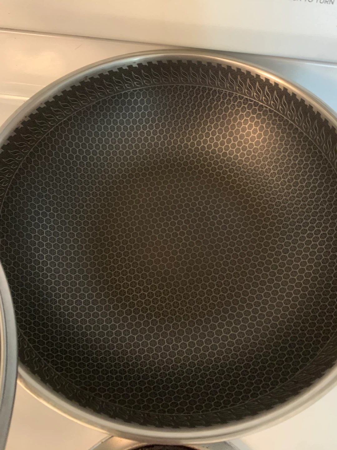 Stainless Steel Honeycomb Wok with Lid - photo 3