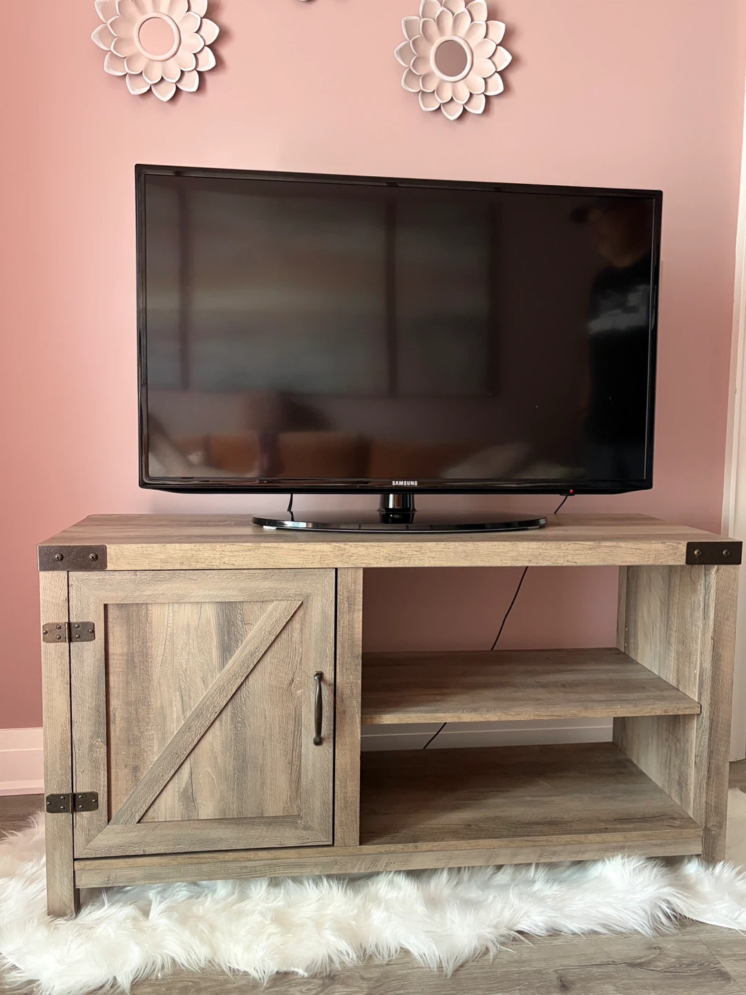 Rustic Farmhouse Barn Door TV Stand