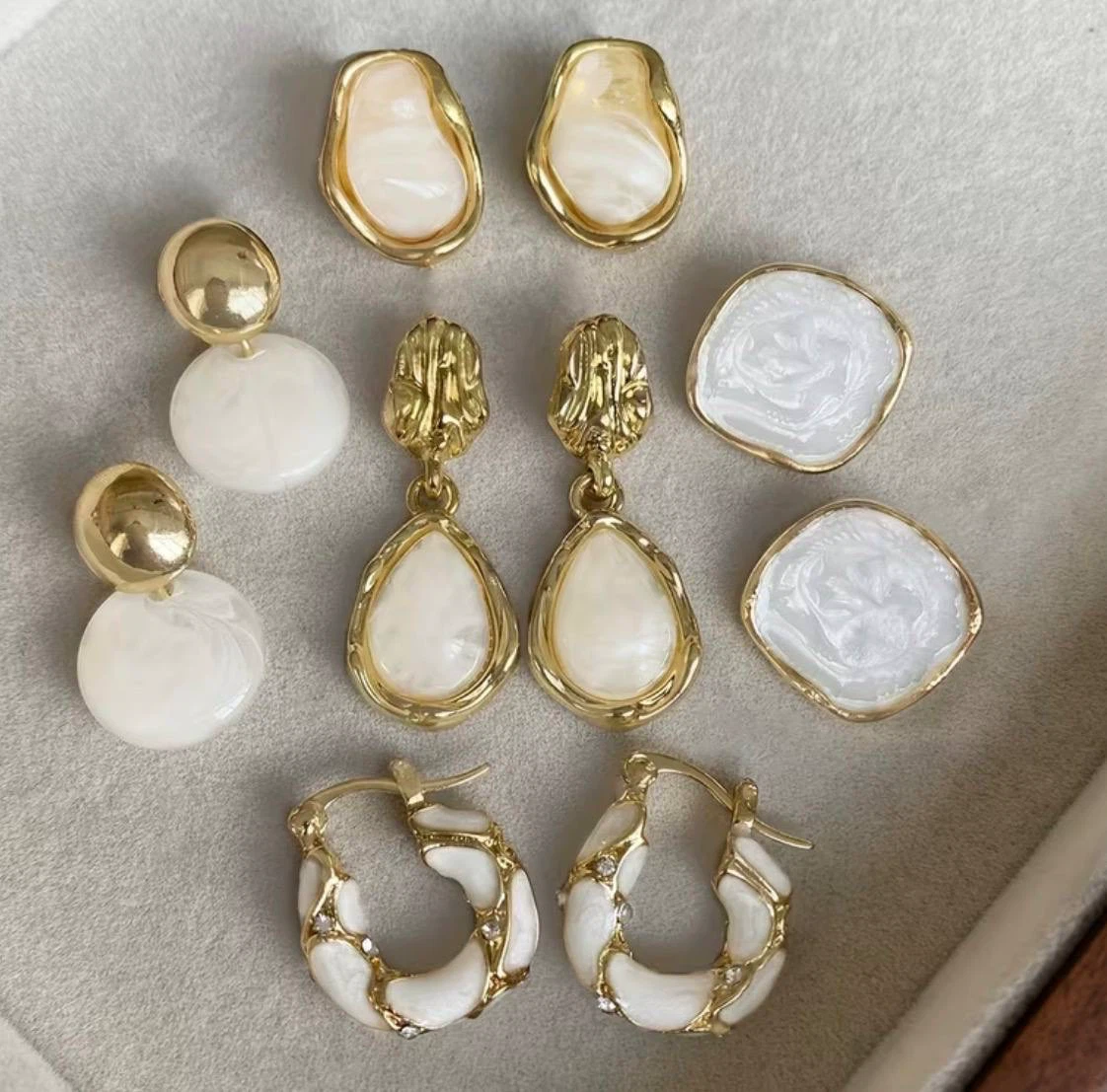 Set of 5 Pairs of Earrings – new