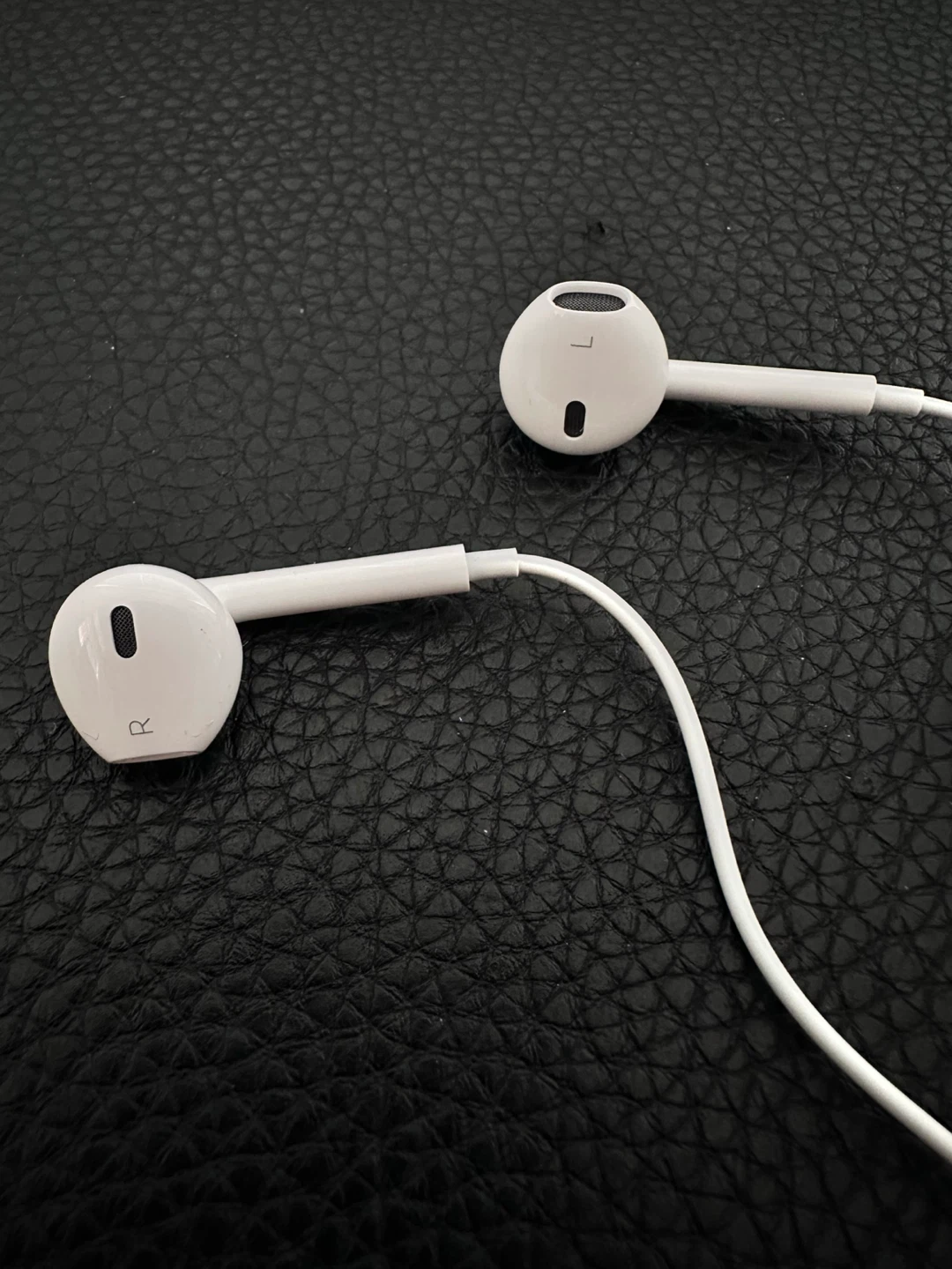 Apple EarPods with Lightning Connector - photo 2