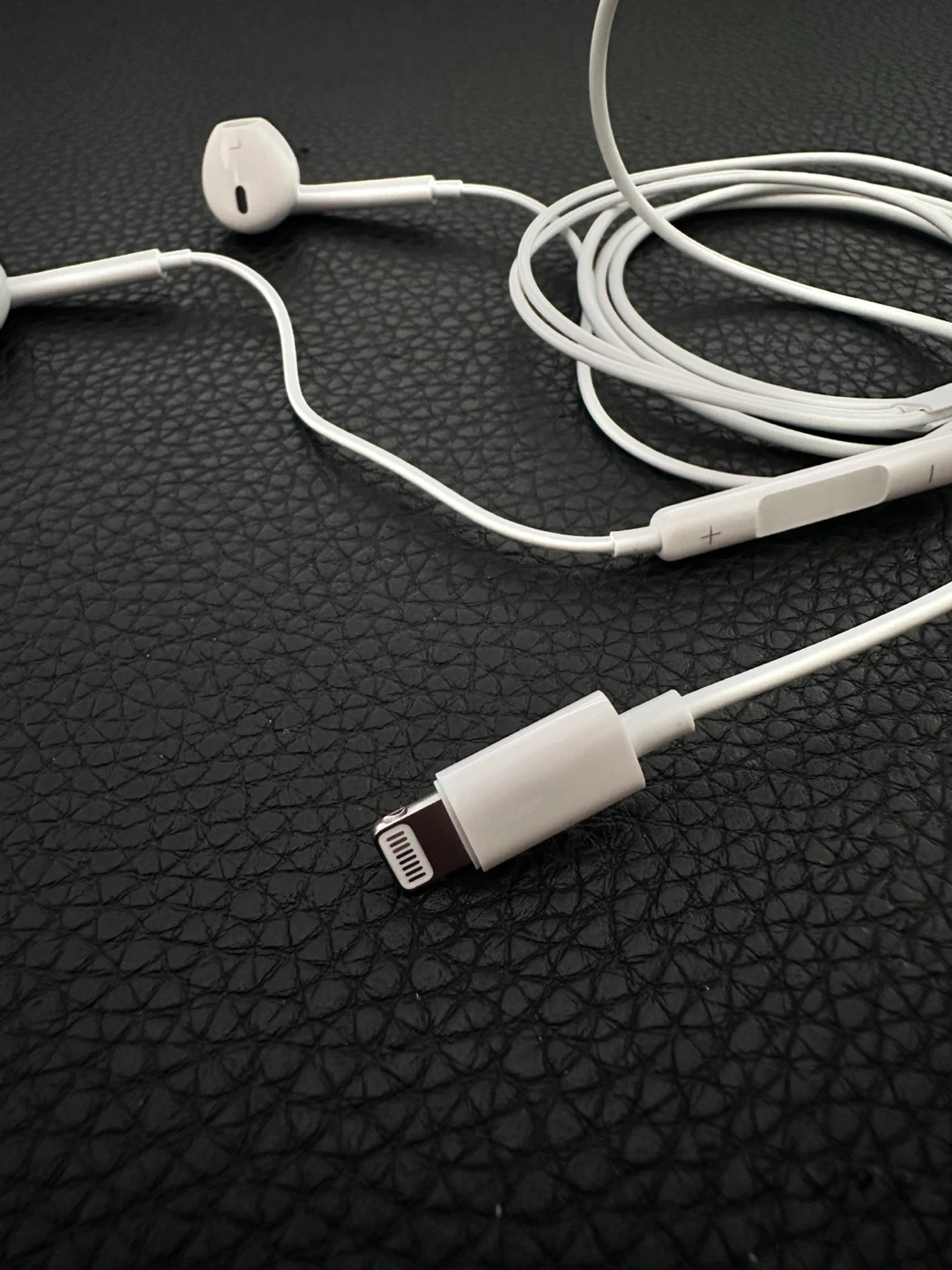 Apple EarPods with Lightning Connector - photo 3