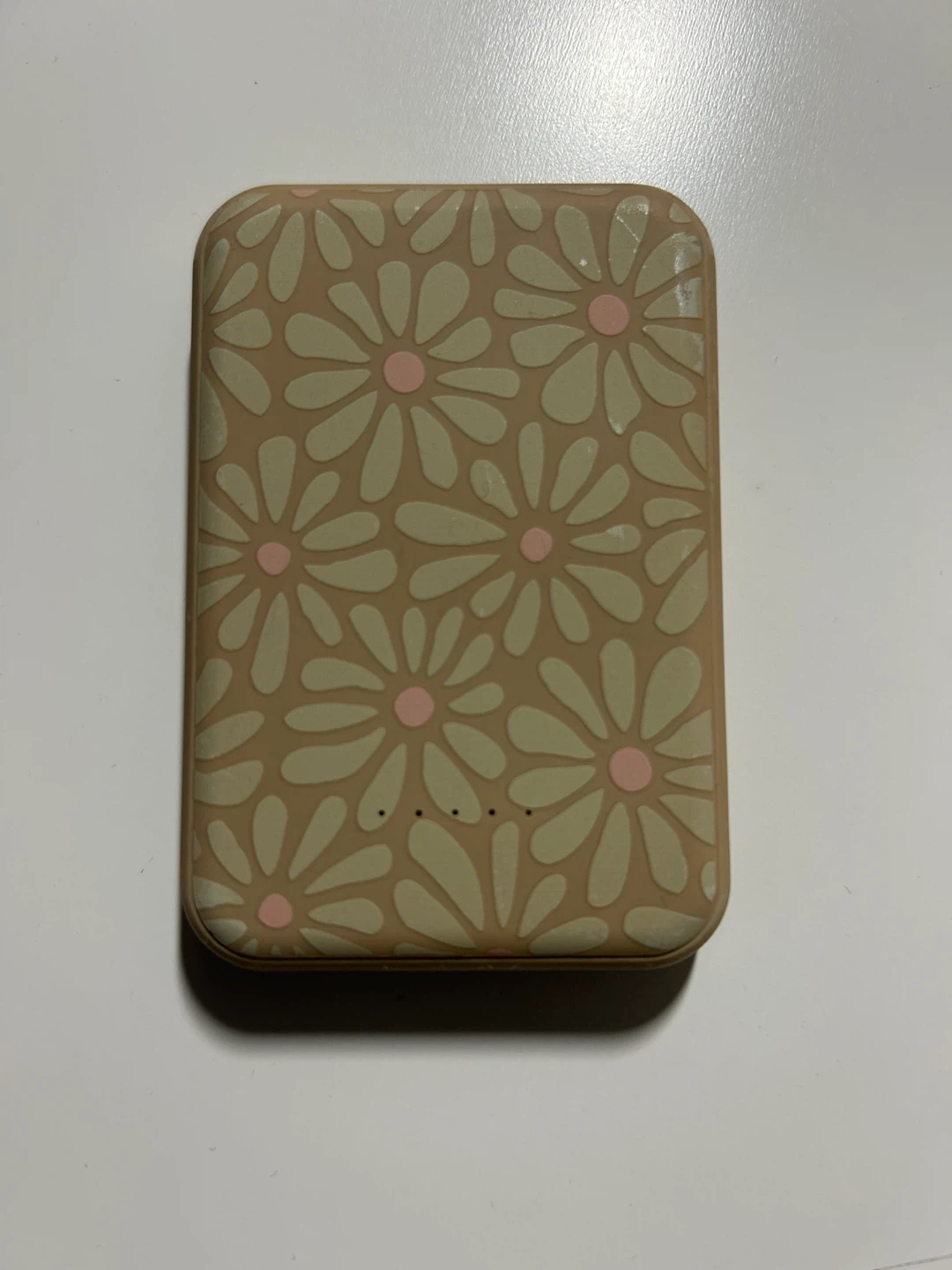 Poppy Magnetic Wireless Power Bank - Daisy Print - photo 3