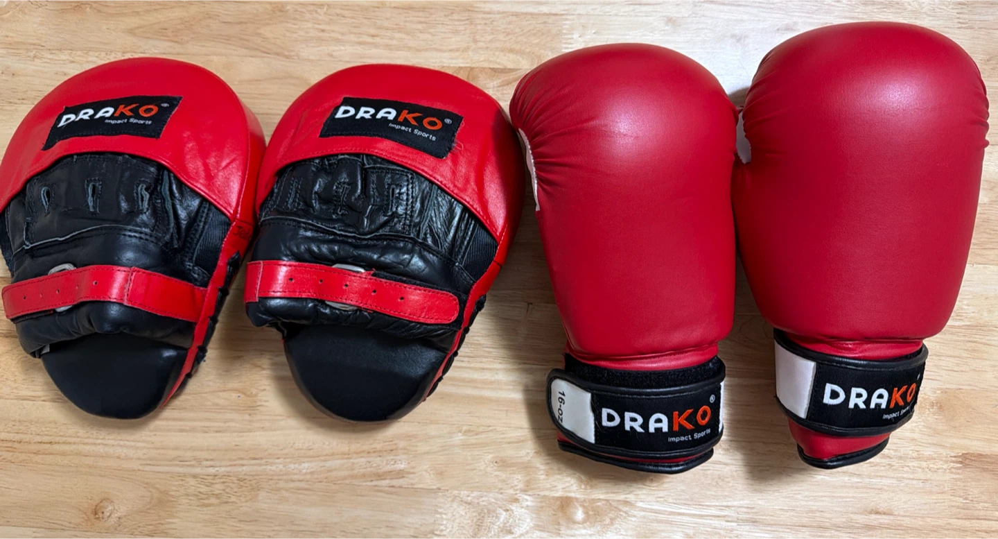 DRAKO Boxing Gloves and Mitts Set