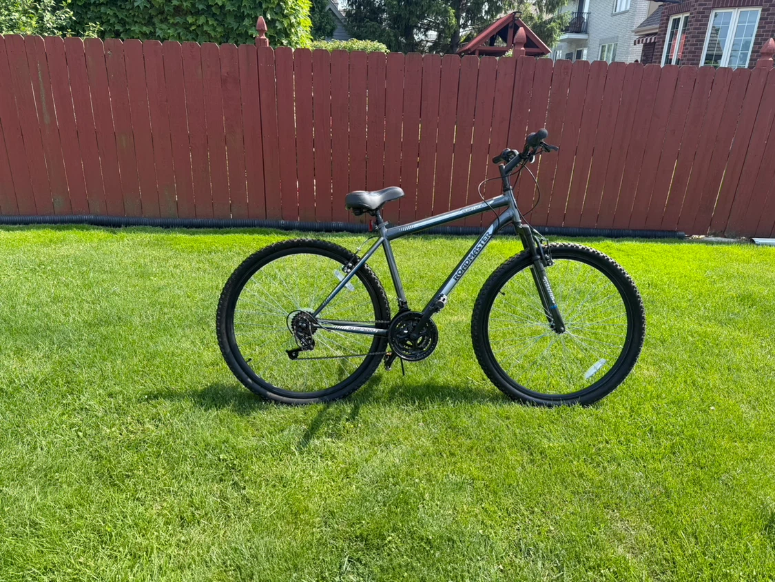 Roadmaster Mountain Bike 18 Speed - photo 2
