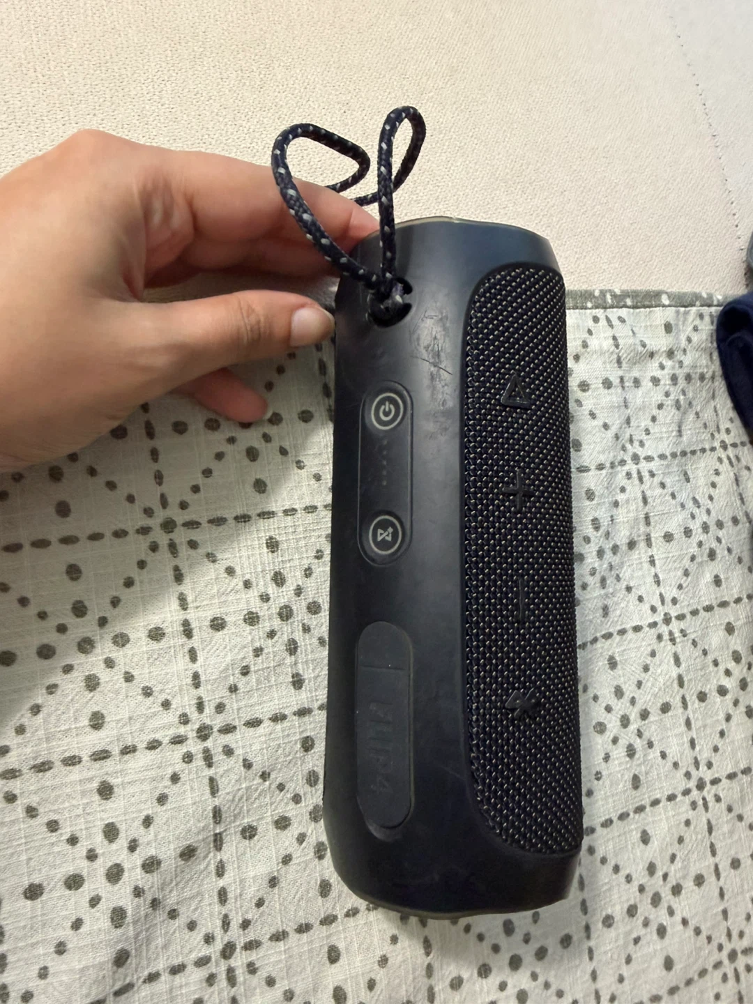 JBL Flip 4 Portable Wireless Bluetooth Speaker - Black - photo 5
