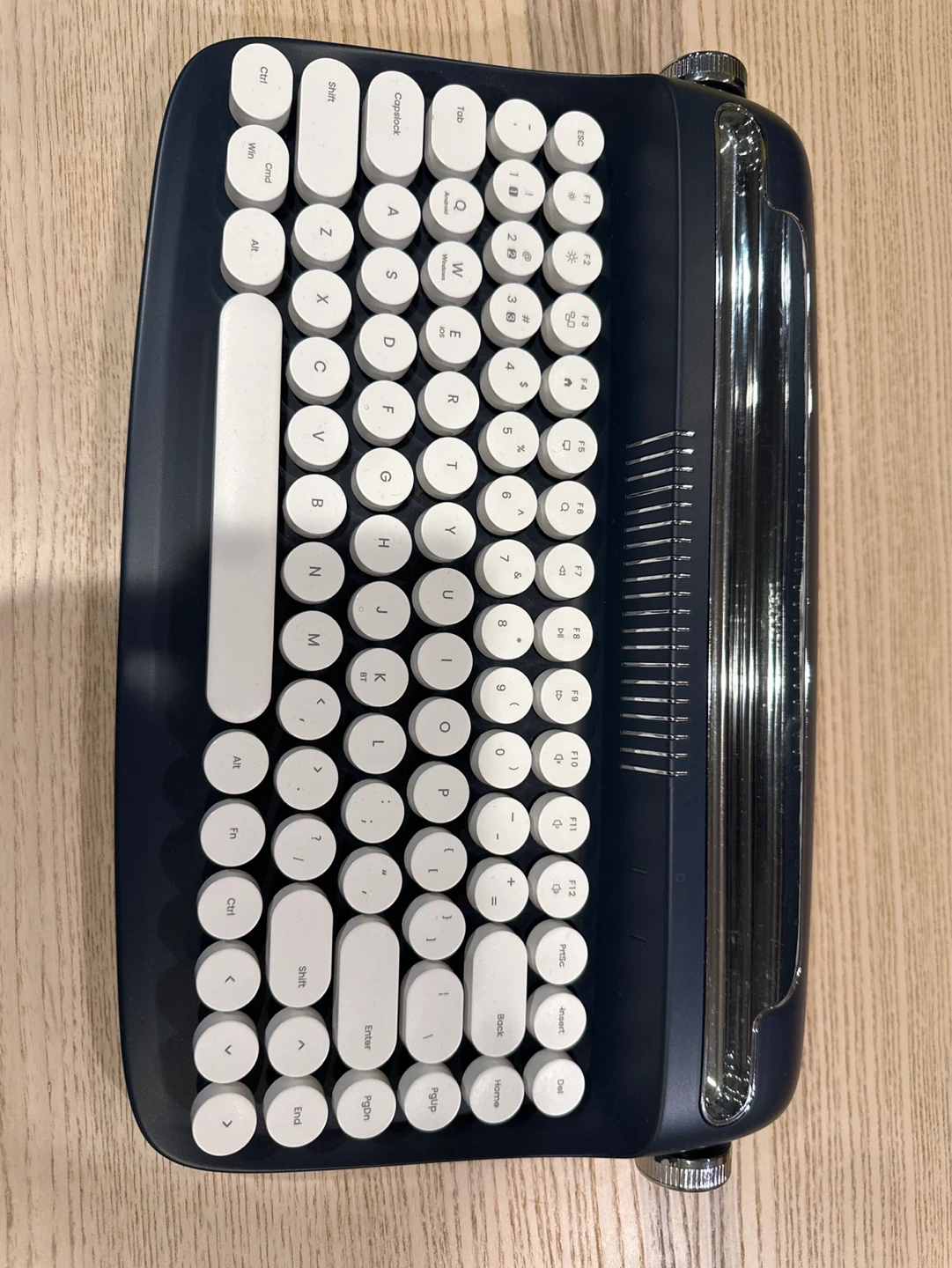 Retro Style Wireless Keyboard