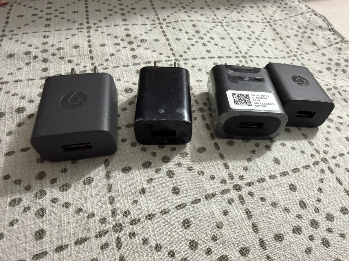 Lot of 4 USB-A Wall Chargers - photo 3