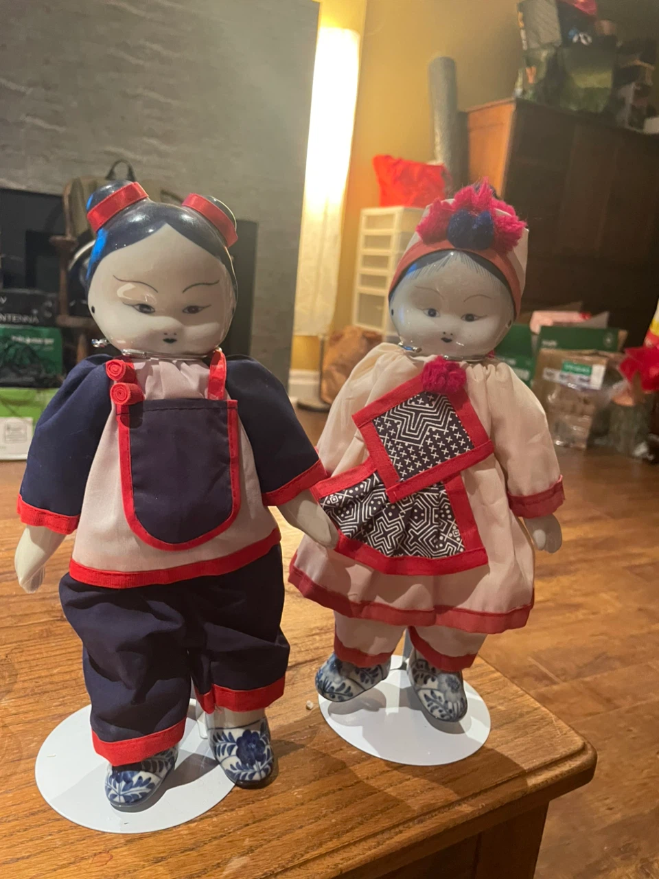 Vintage Asian Dolls Set no chips or stains with stands - photo 2