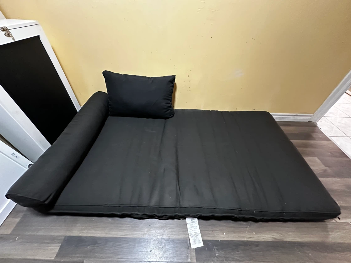 🟩 Outdoor Floor Lounger / Patio Futon Cushion – Black