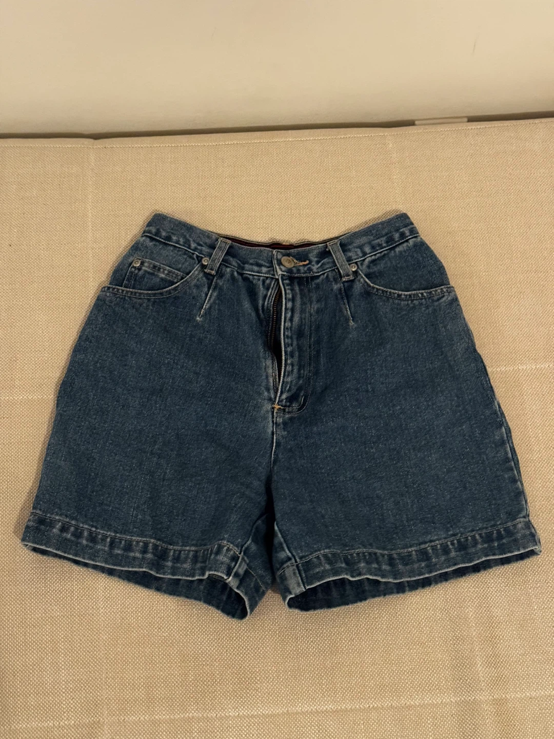 Vanderbilt Gloria — Mom Jeans shorts, 100% cotton size 6