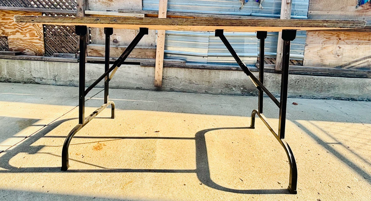 4 ft Heavy-Duty Sturdy Folding Table - photo 4