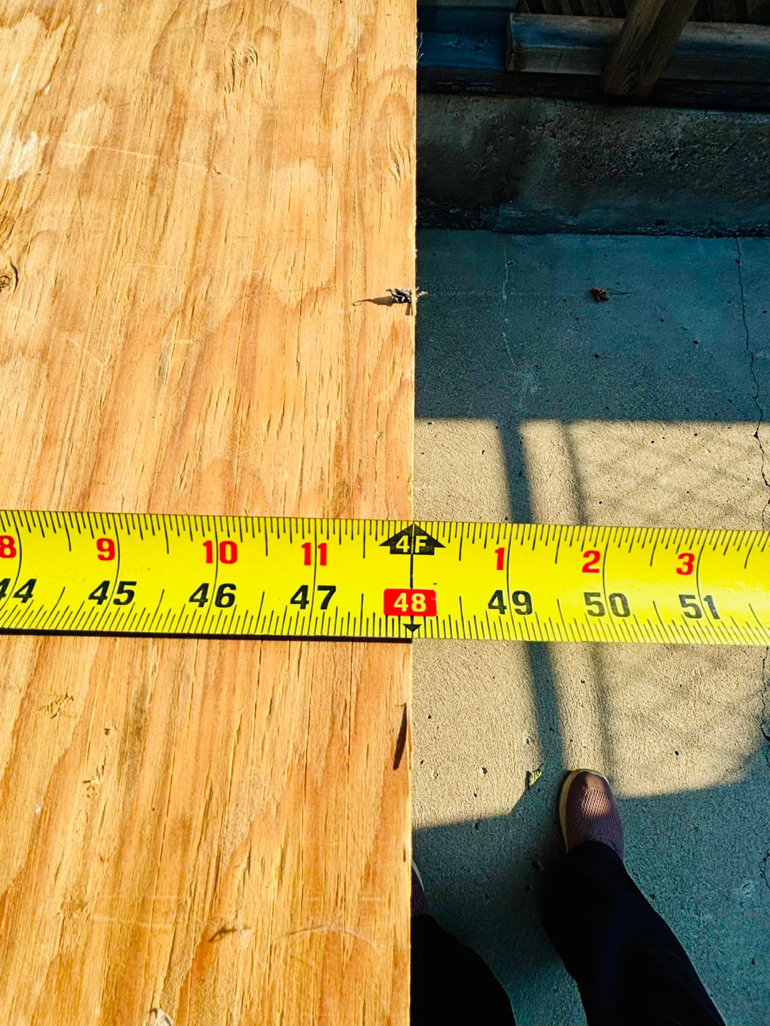 4 ft Heavy-Duty Sturdy Folding Table - photo 5