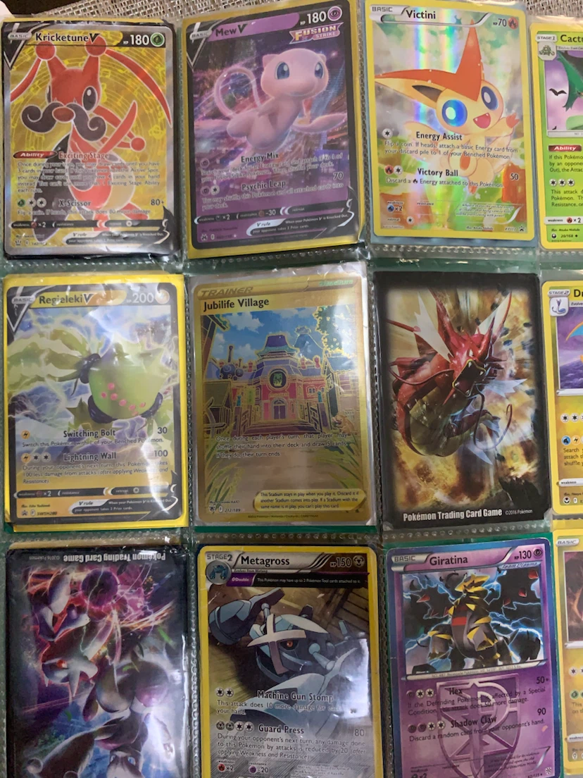 Pokémon Trading Cards - photo 2
