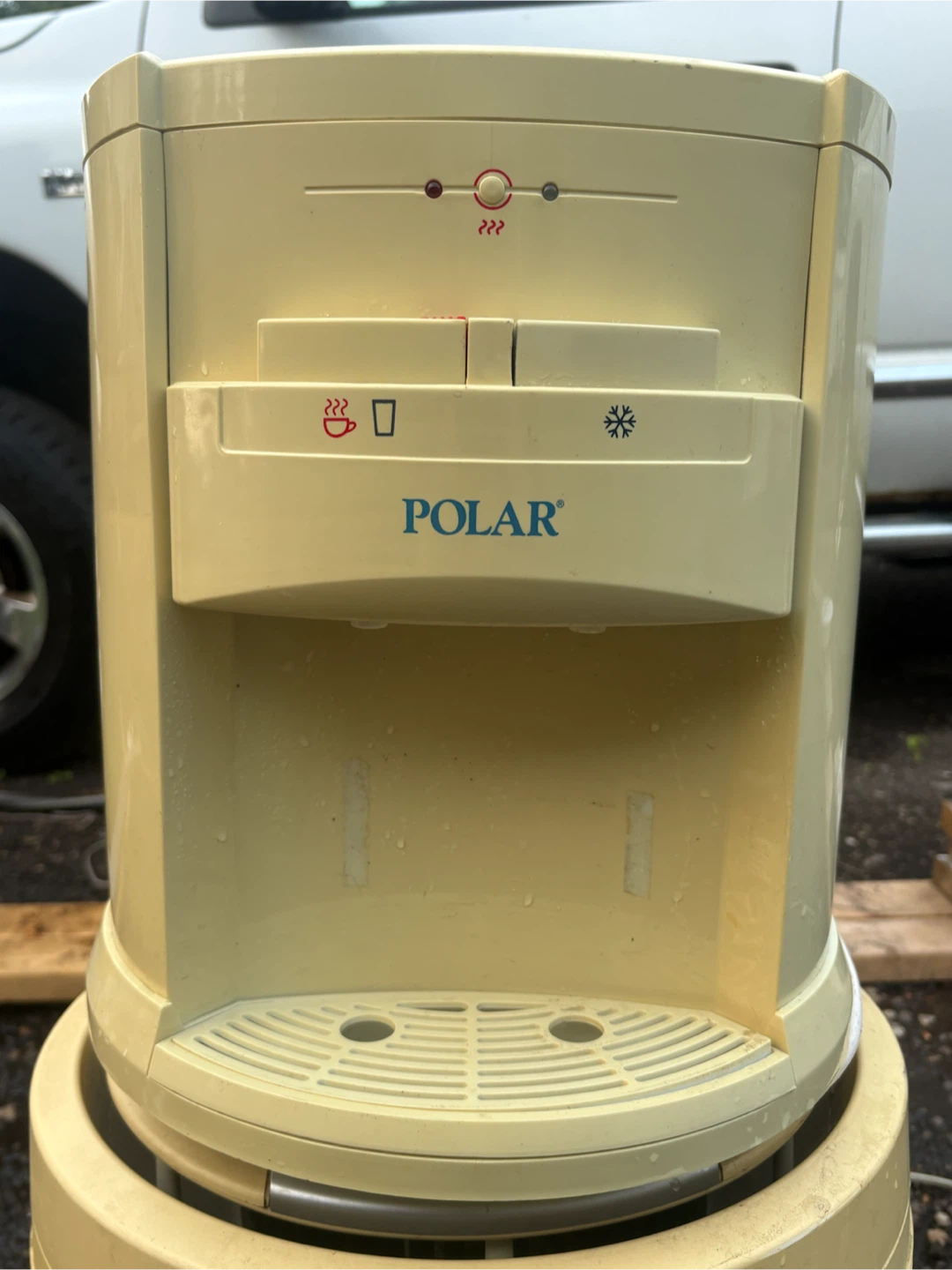 Countertop water cooler