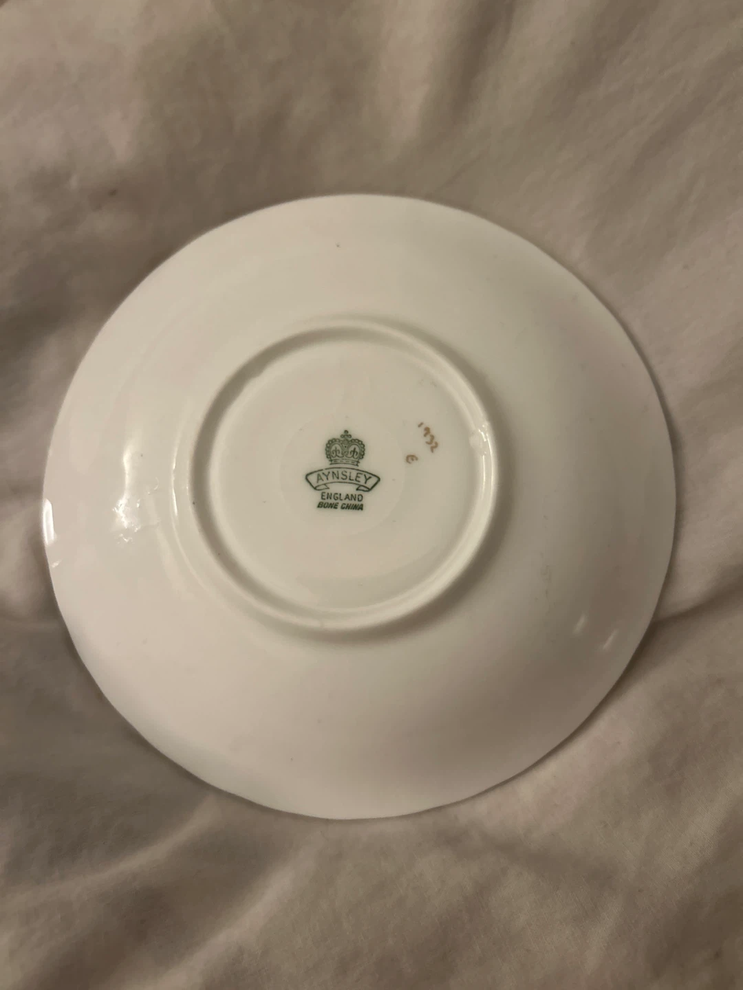 Aynsley England Saucer with Gold Floral Design - photo 2