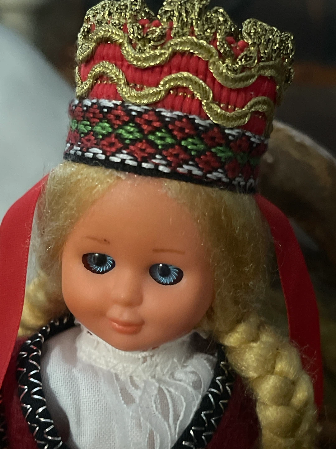 Vintage Folk Costume Doll - photo 2