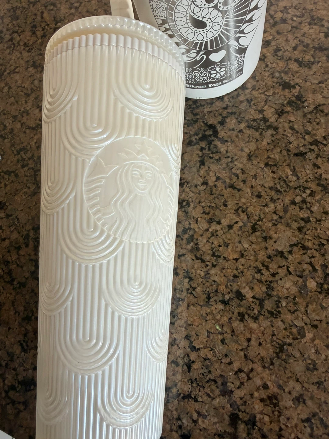 Hydro Flask & Starbucks Cups - photo 3