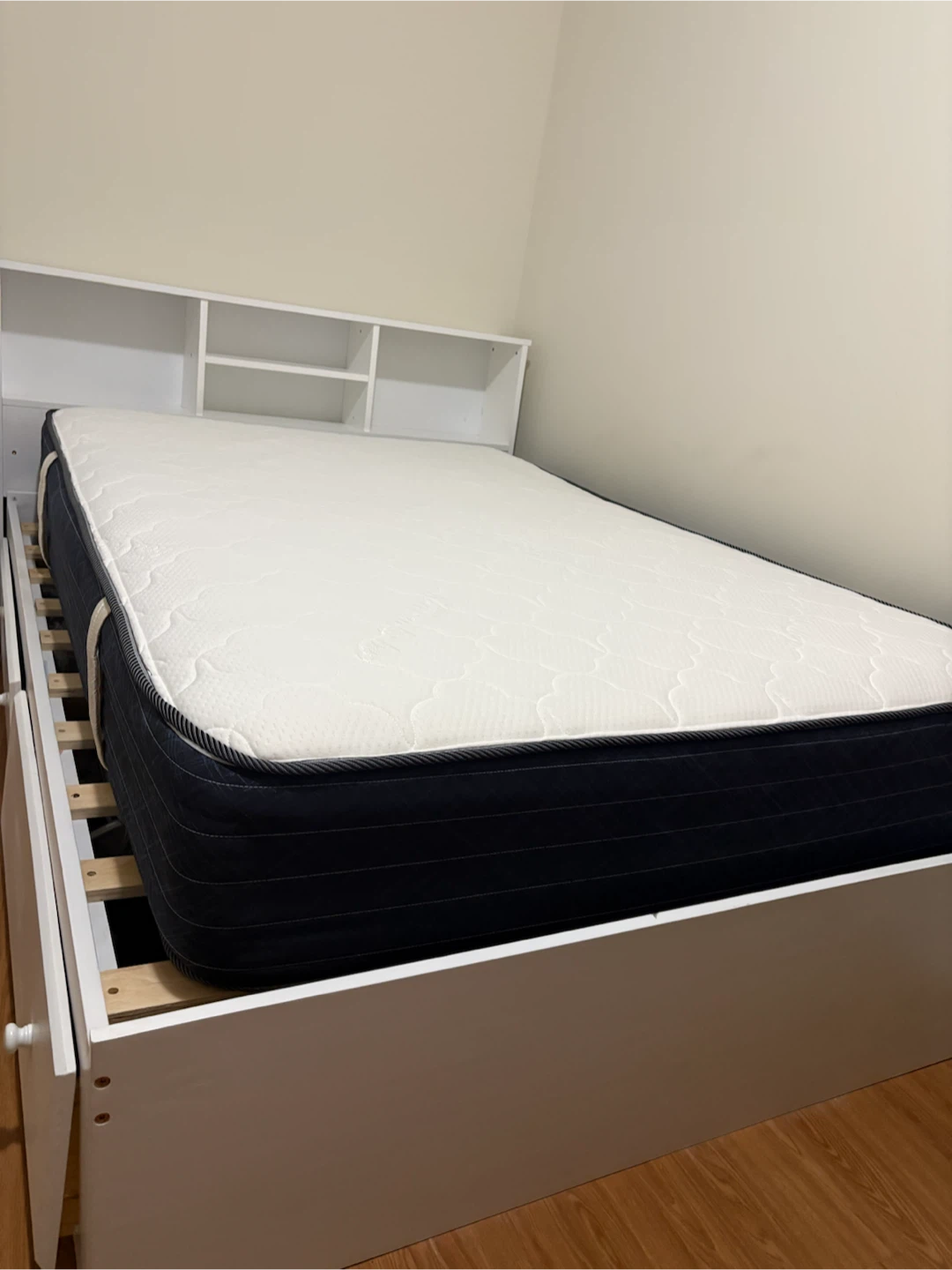 Wooden White Full Size Bed Set for Sale! - photo 4
