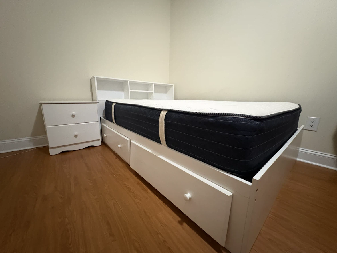 Wooden White Full Size Bed Set for Sale! - photo 5