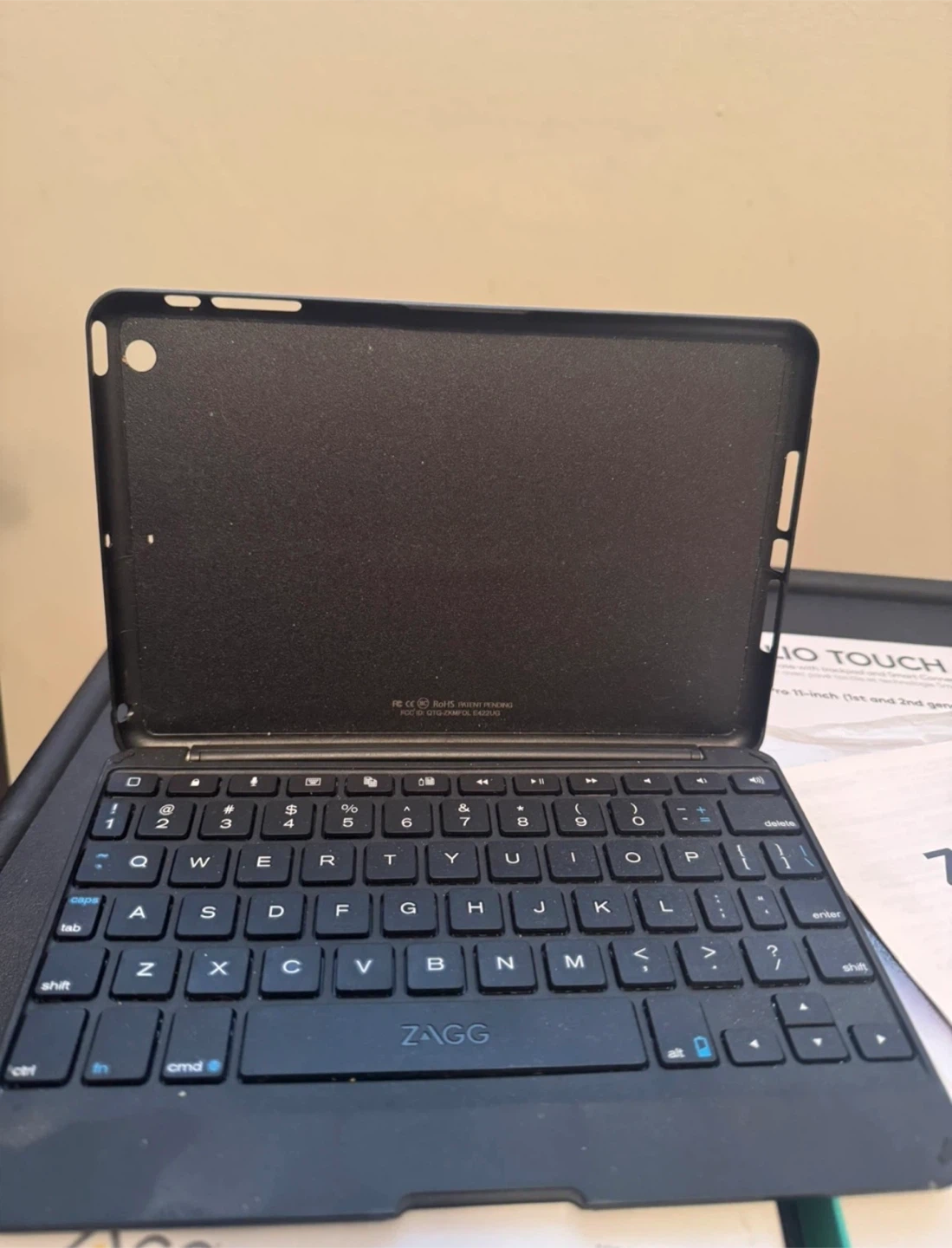 iPad keyboard case (Read Description) - photo 2