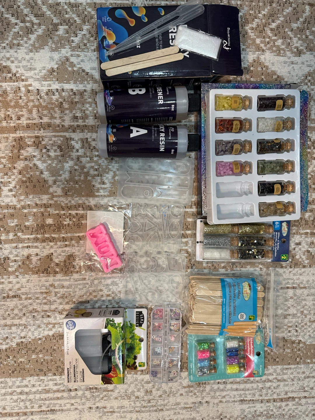 Beginner Epoxy Resin Art Kit with Molds & Decorations