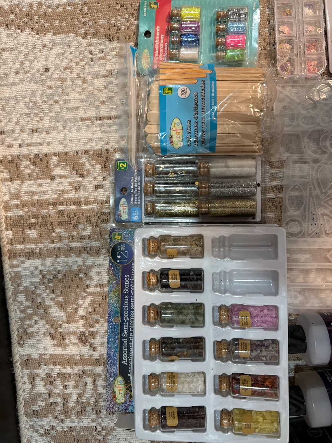 Beginner Epoxy Resin Art Kit with Molds & Decorations - photo 3