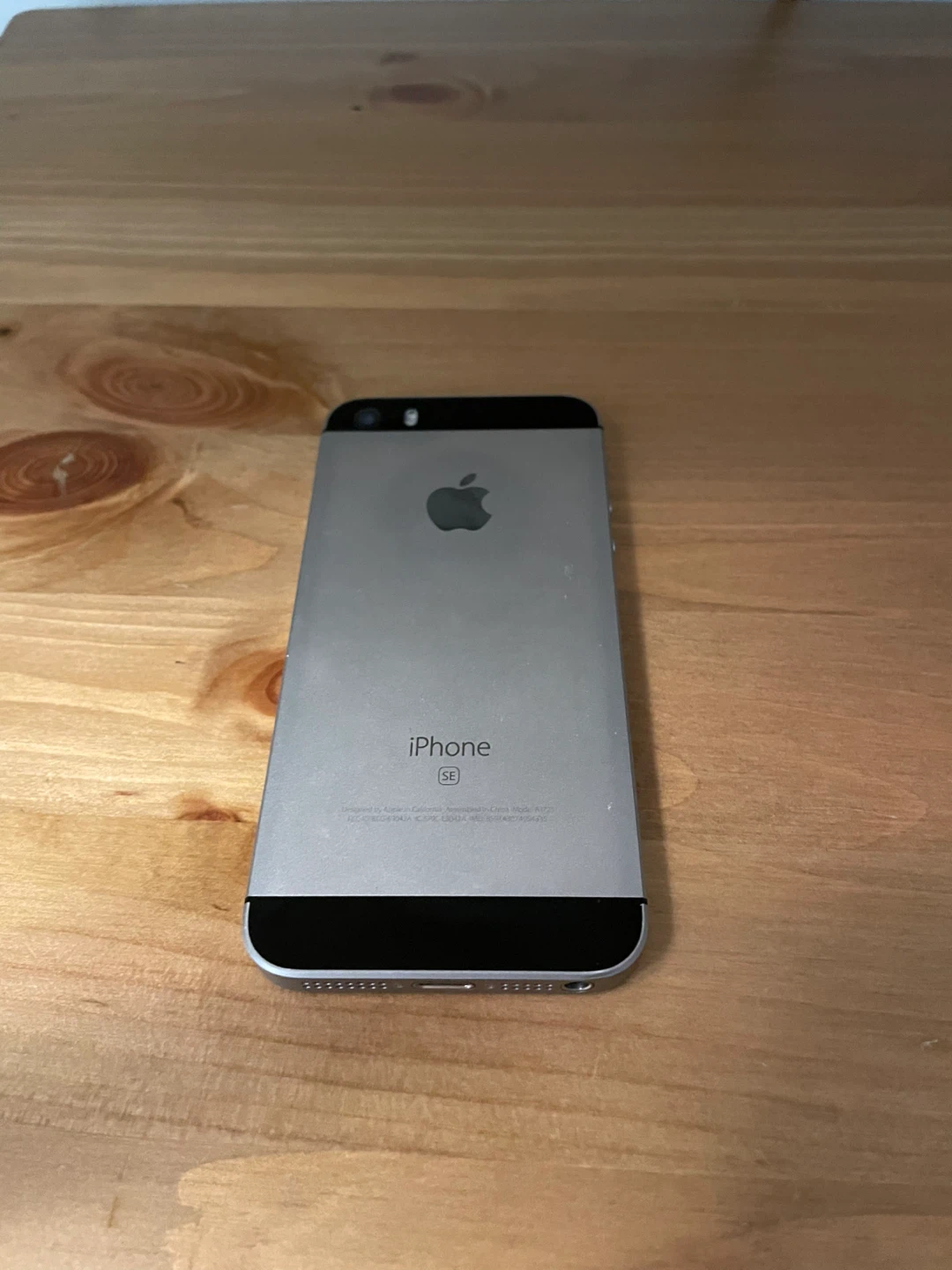 iPhone 5SE - photo 2