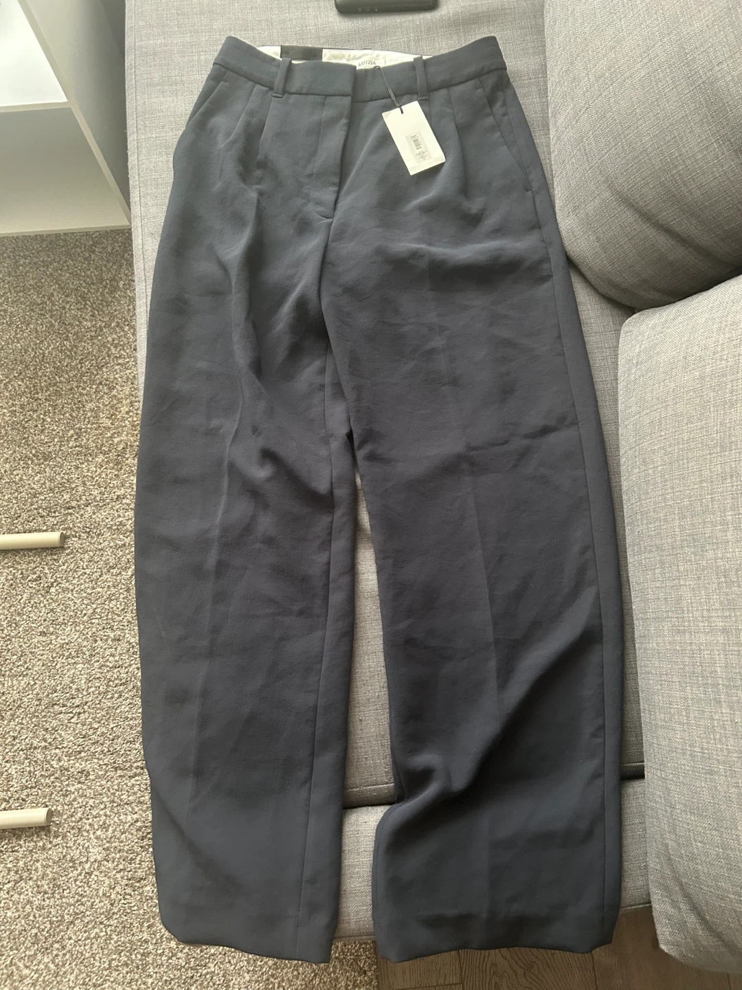 Aritzia The Effortless Pant - Dark Night - Size 8 Short - photo 2