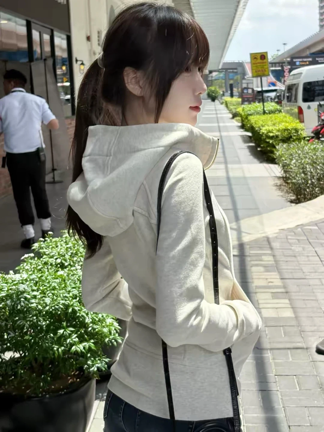 white hoodie jacket - photo 2