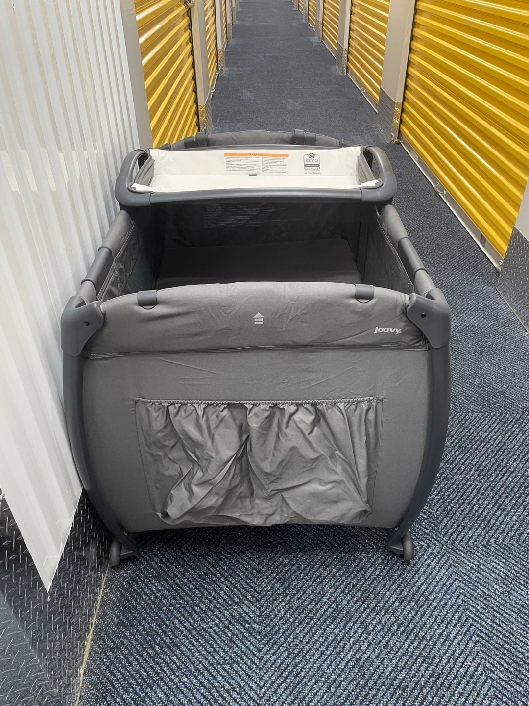 Joovy Room Playard with Changing Table & Bassinet - photo 3