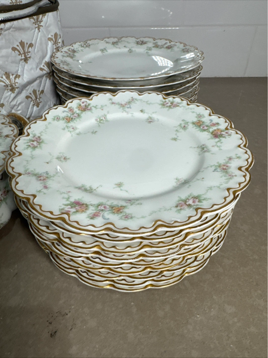 Vintage Floral Porcelain Dinner Plates Set - photo 2