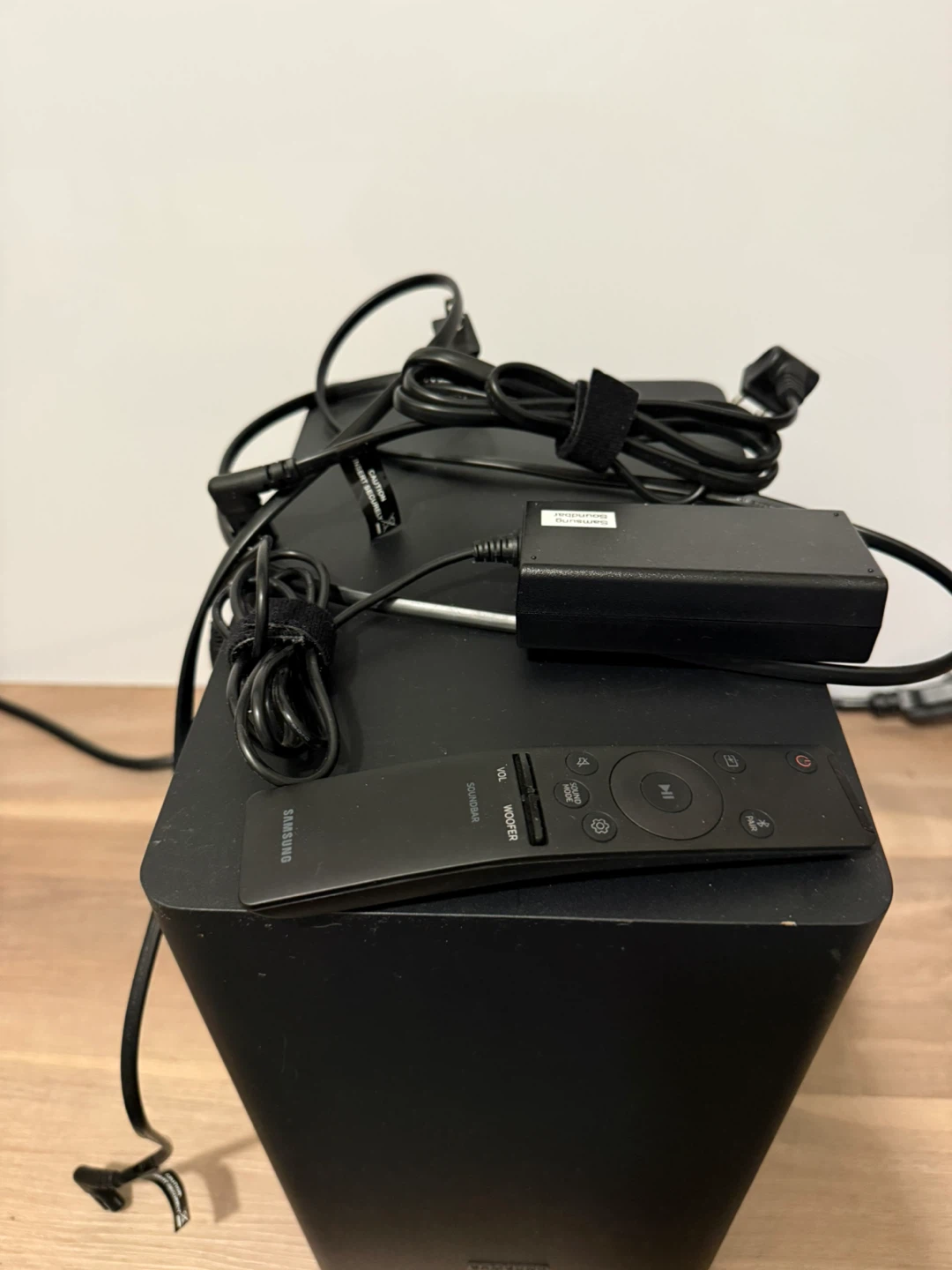 Samsung Soundbar and Subwoofer with Remote - photo 2