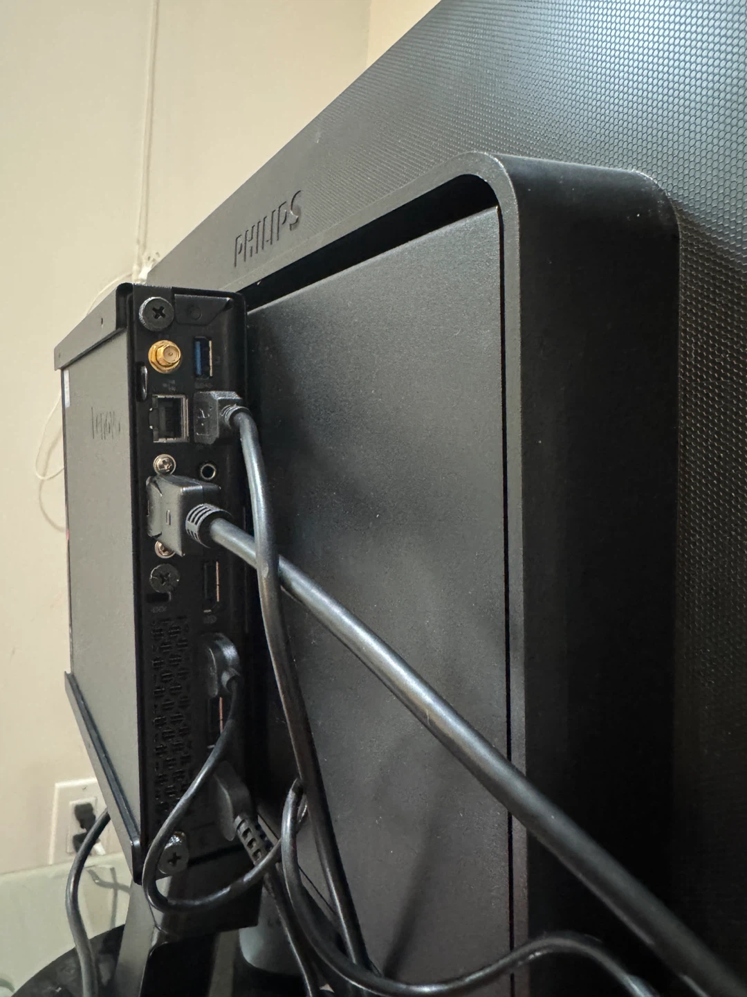 Lenovo ThinkCentre M700 Tiny Complete Desktop Computer Set - photo 3