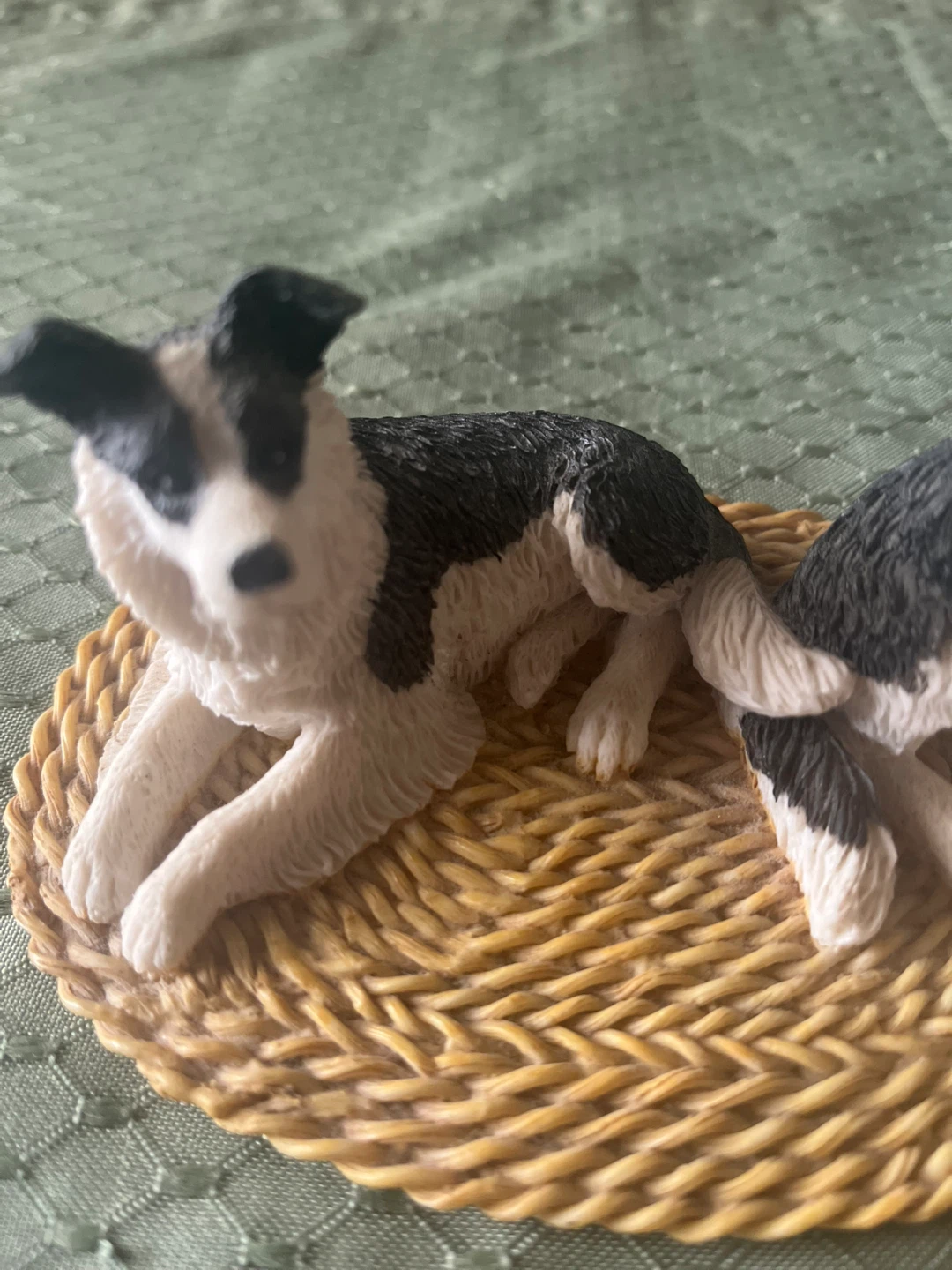 Two Border Collie Dog Figurines on Wicker Base - photo 2