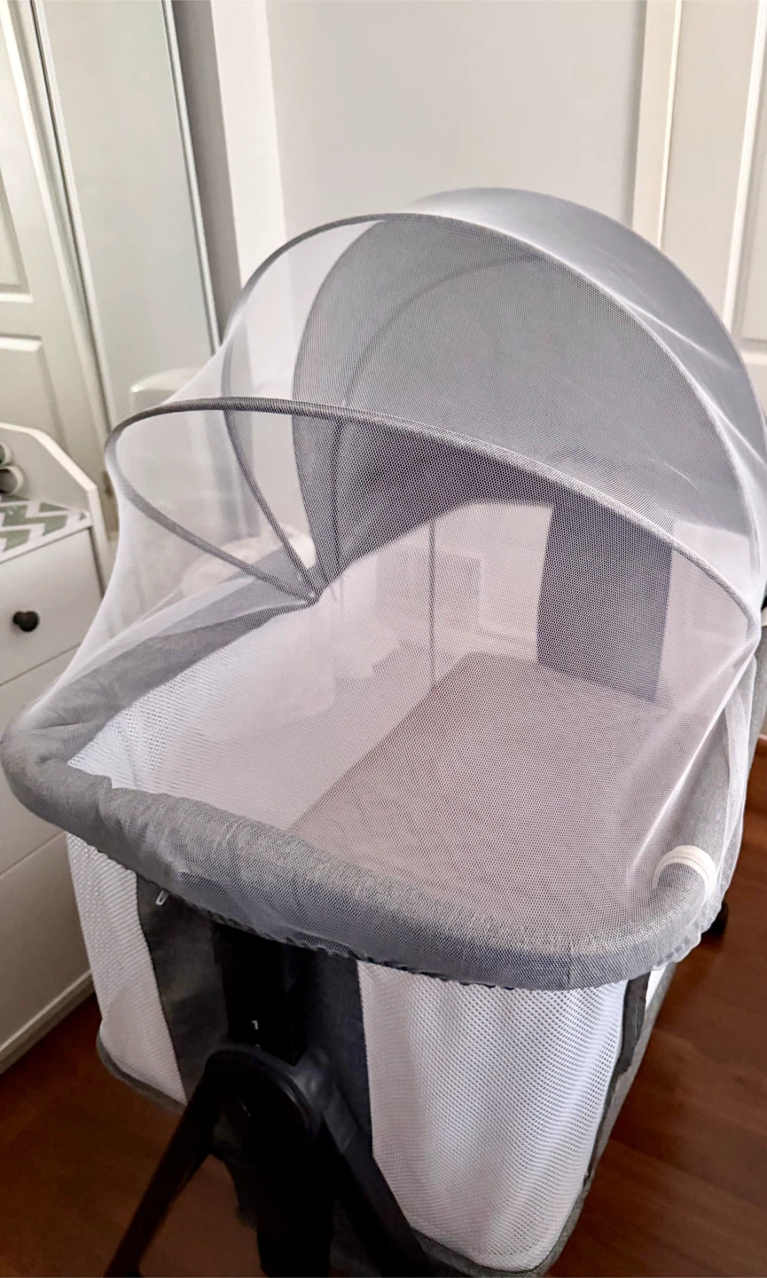 Adjustable Baby Bassinet with Mosquito Net - photo 4