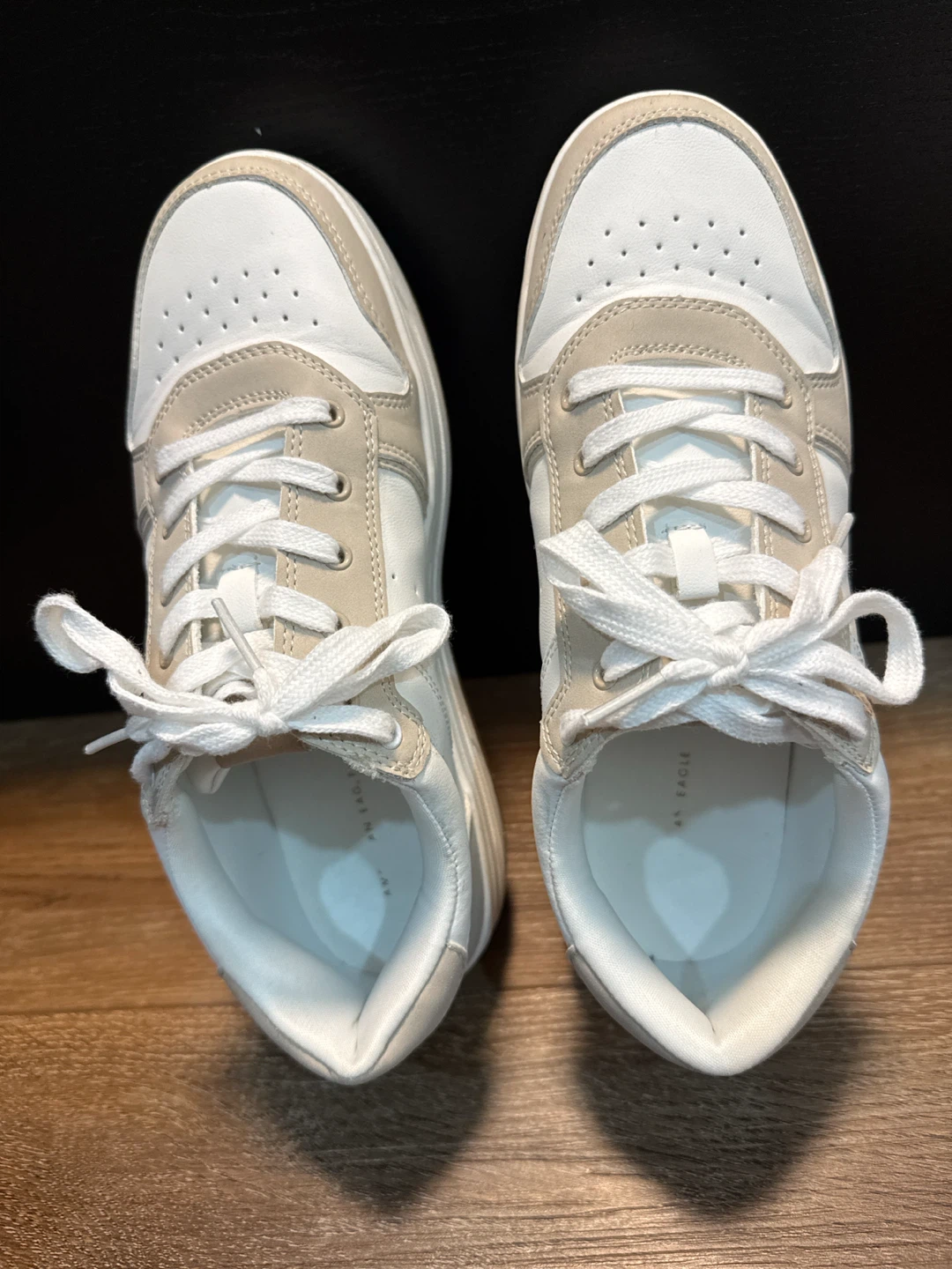 American Eagle Sneakers White/Beige Size 7.5