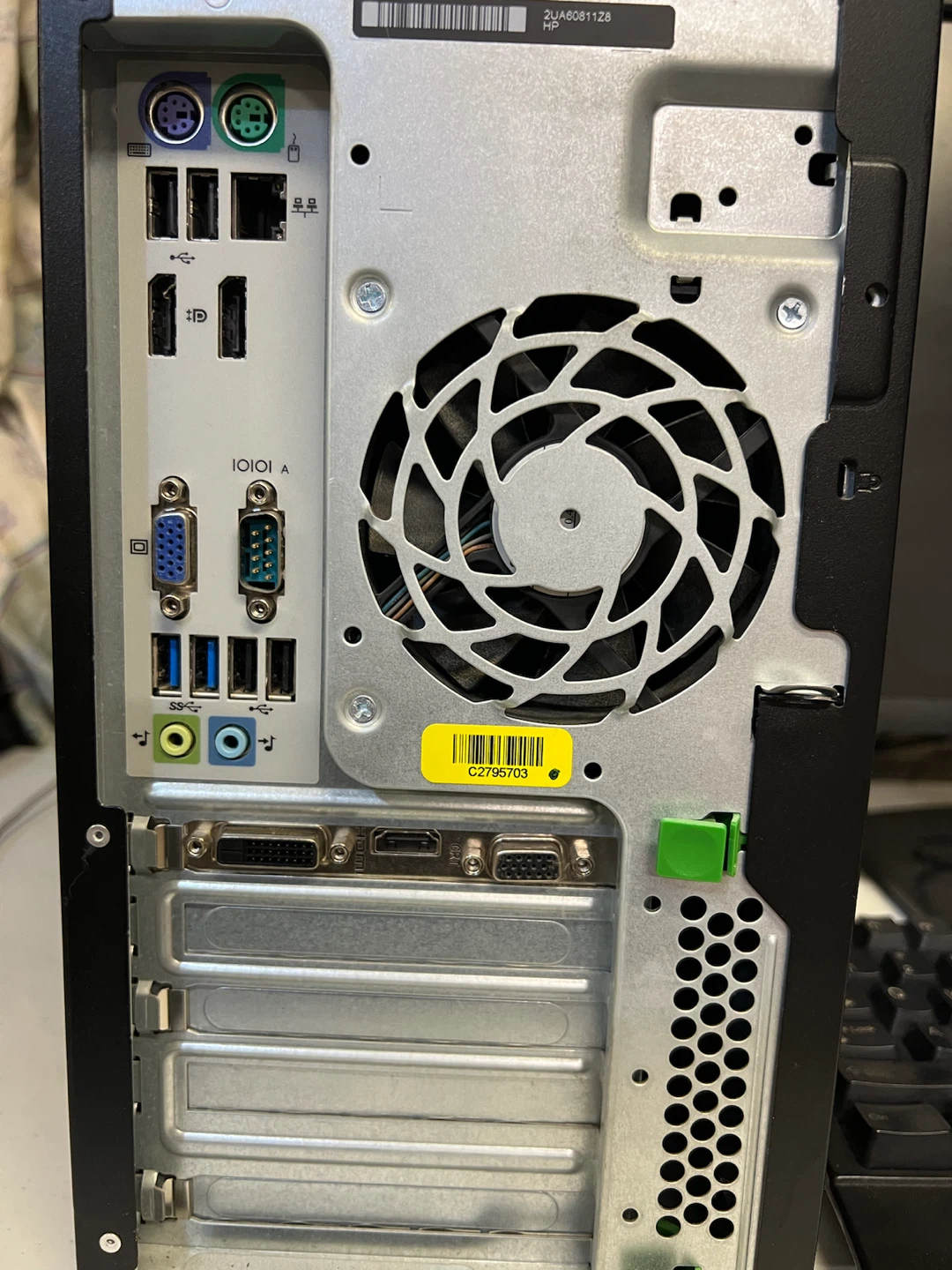 HP Desktop With Monitor, Keyboard and Mouse - photo 2