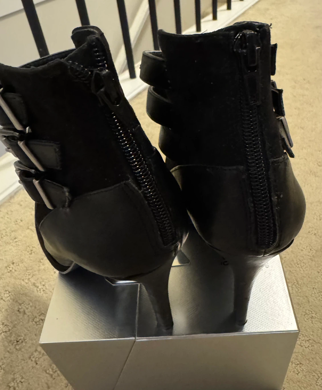 Jessica Simpson Black Heels Size 7.5 - photo 2