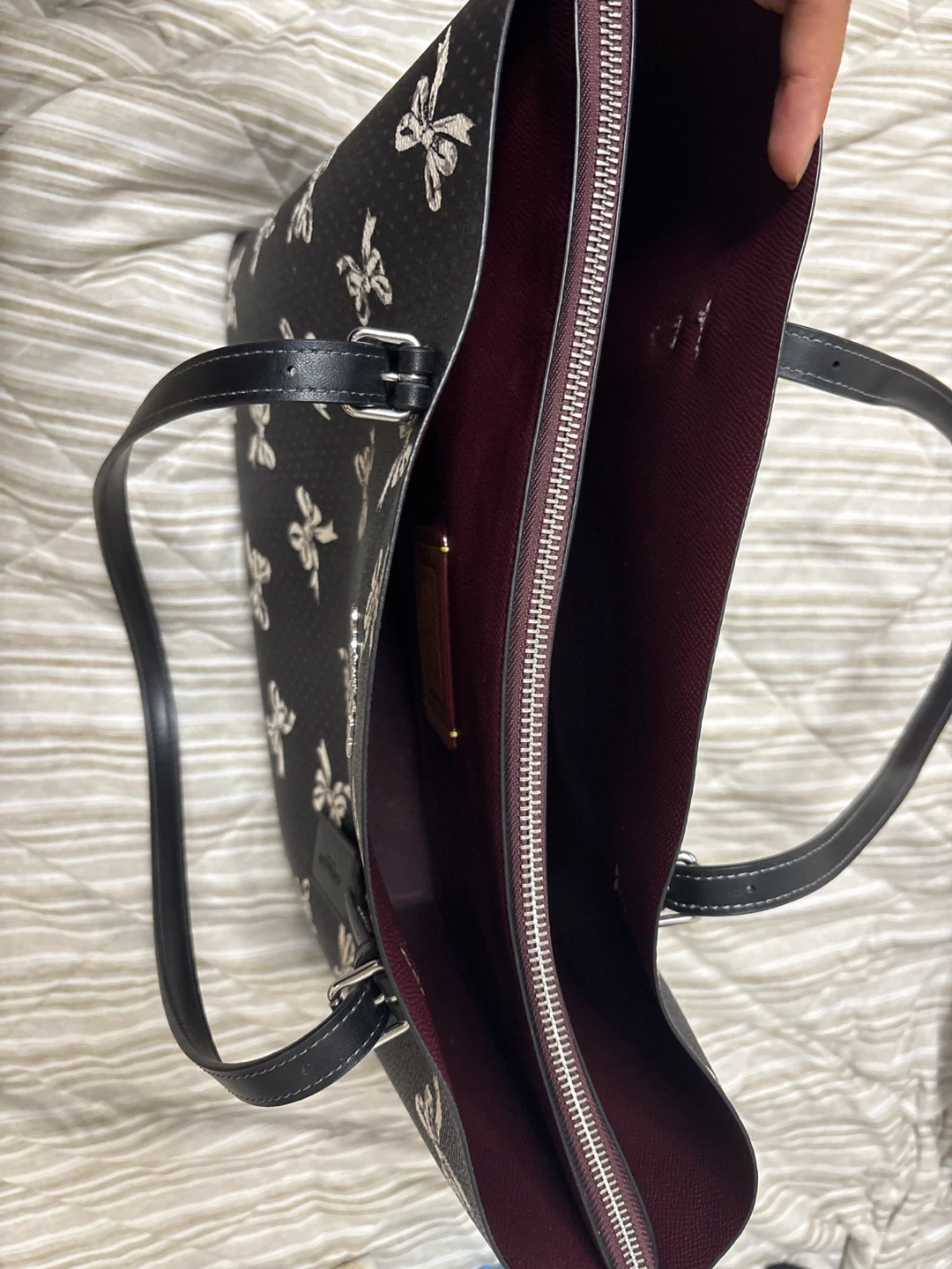 Coach Mollie Tote Bag with Coquette Bow Print - photo 2
