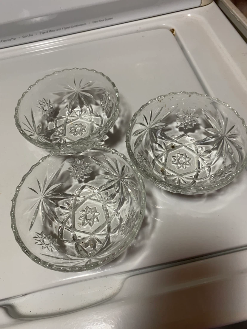 Set of 3 Clear Glass Starburst Bowls - photo 2