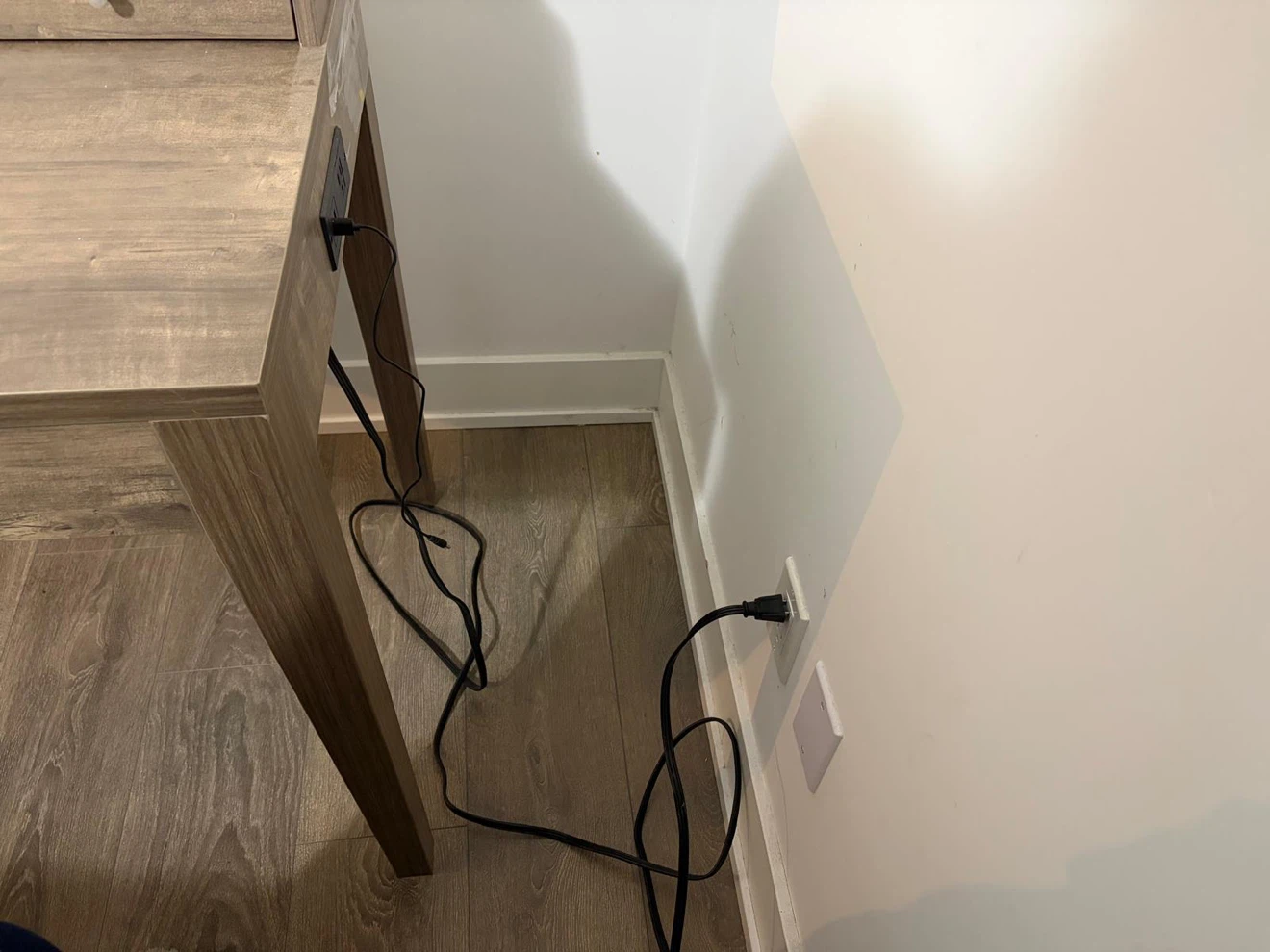 Wooden Desk - photo 3