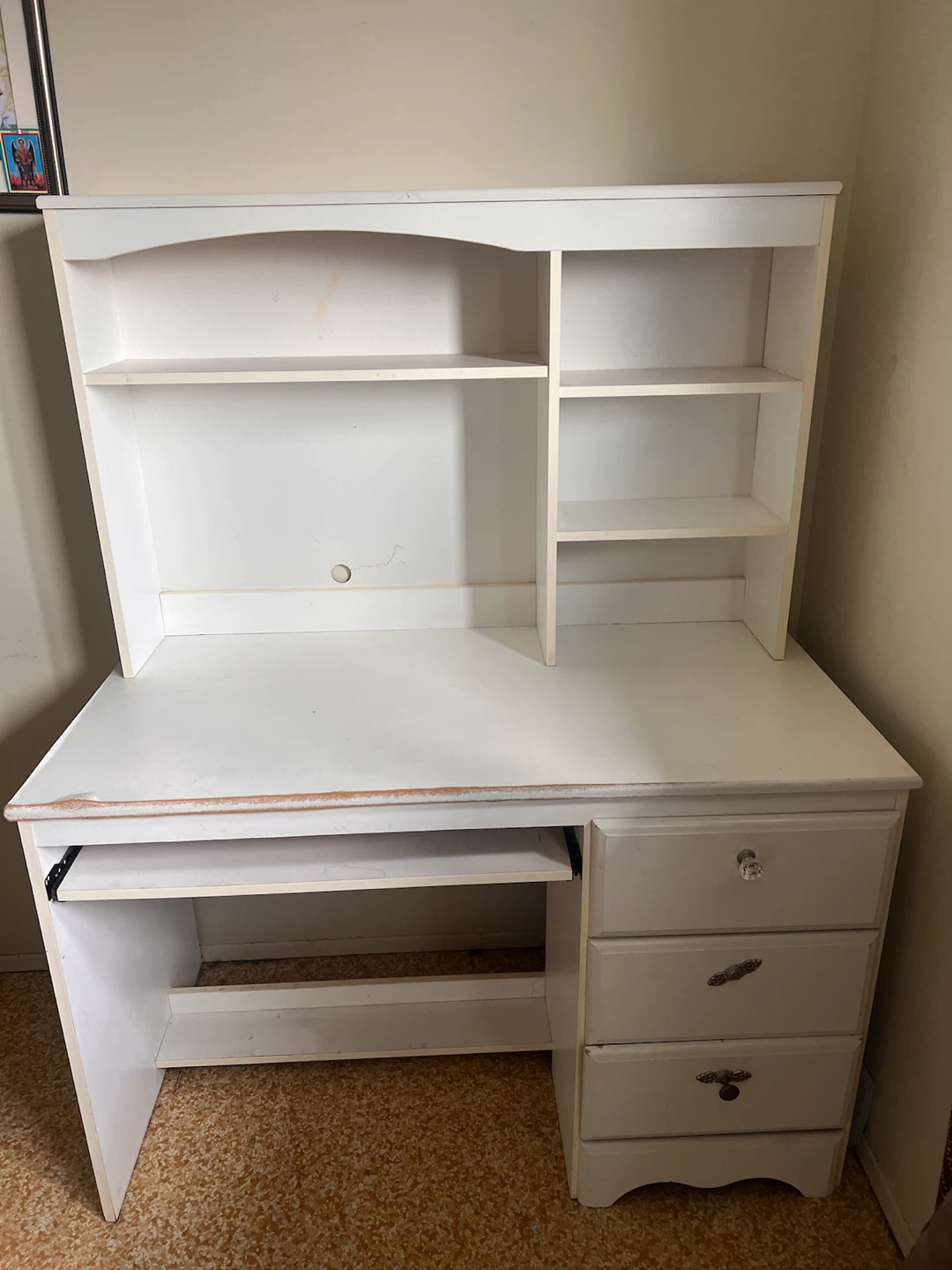 White Kids Desk with Hutch and Keyboard Tray
