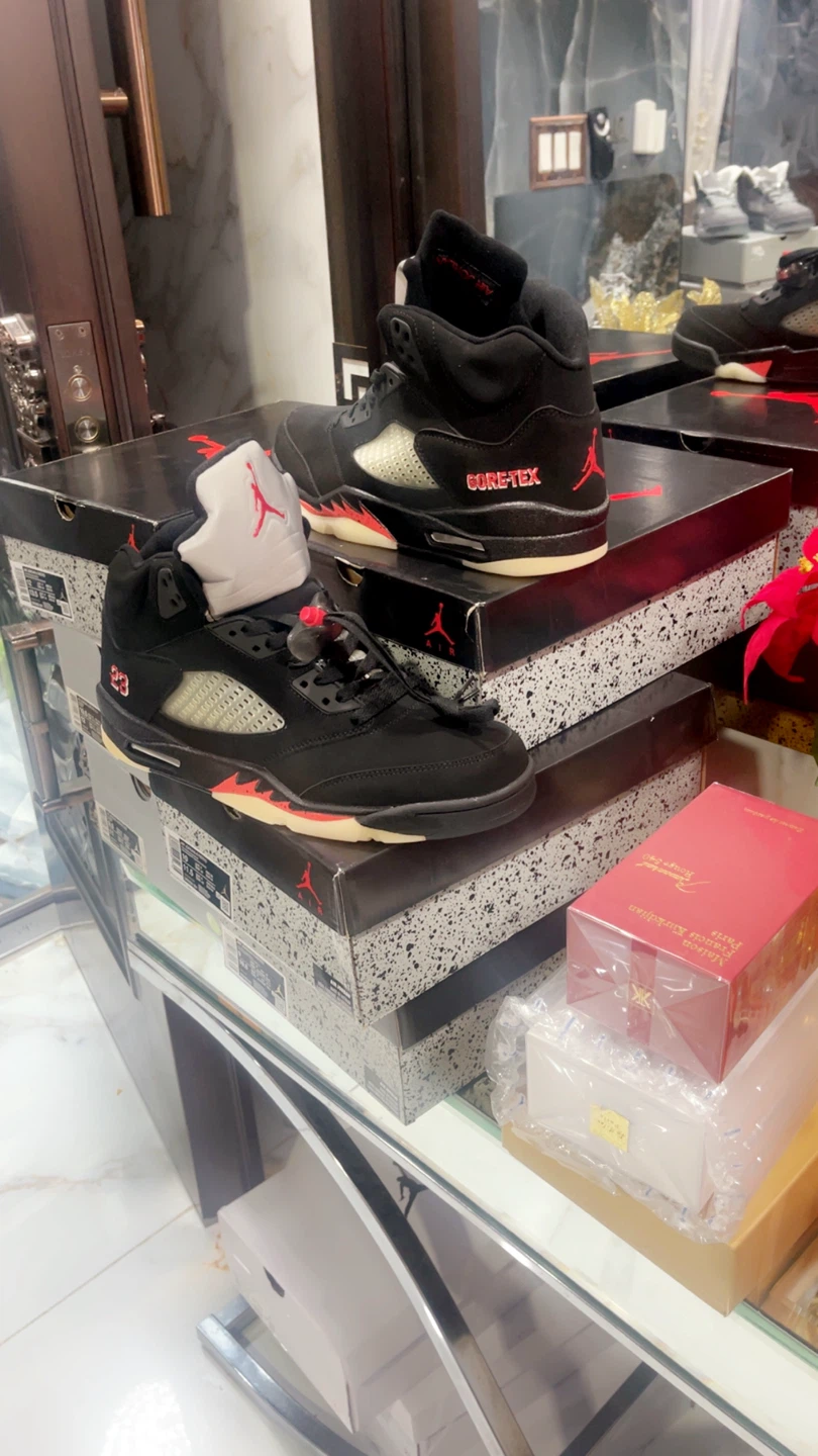 Air Jordan 5 Retro Black Red Sneakers size 9, 10, 11, 12, 13 - photo 5