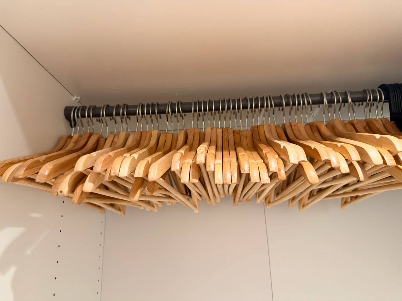 100 Clothes Hangers 👔👗 - photo 2