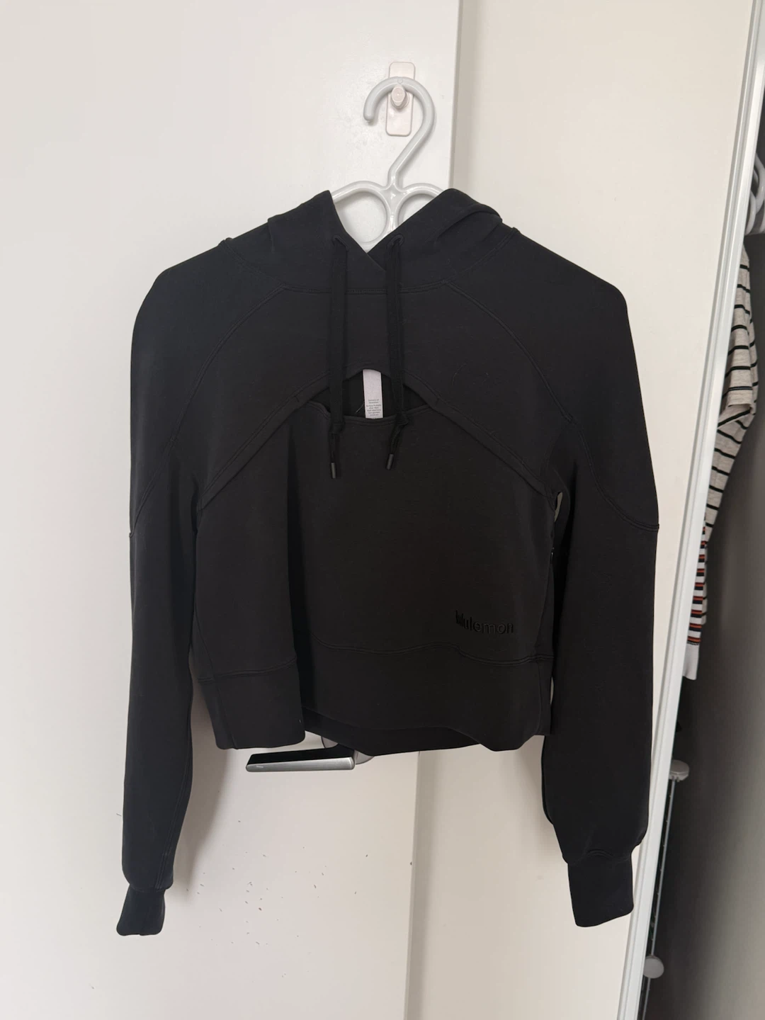 Lululemon Black Hoodie - photo 3