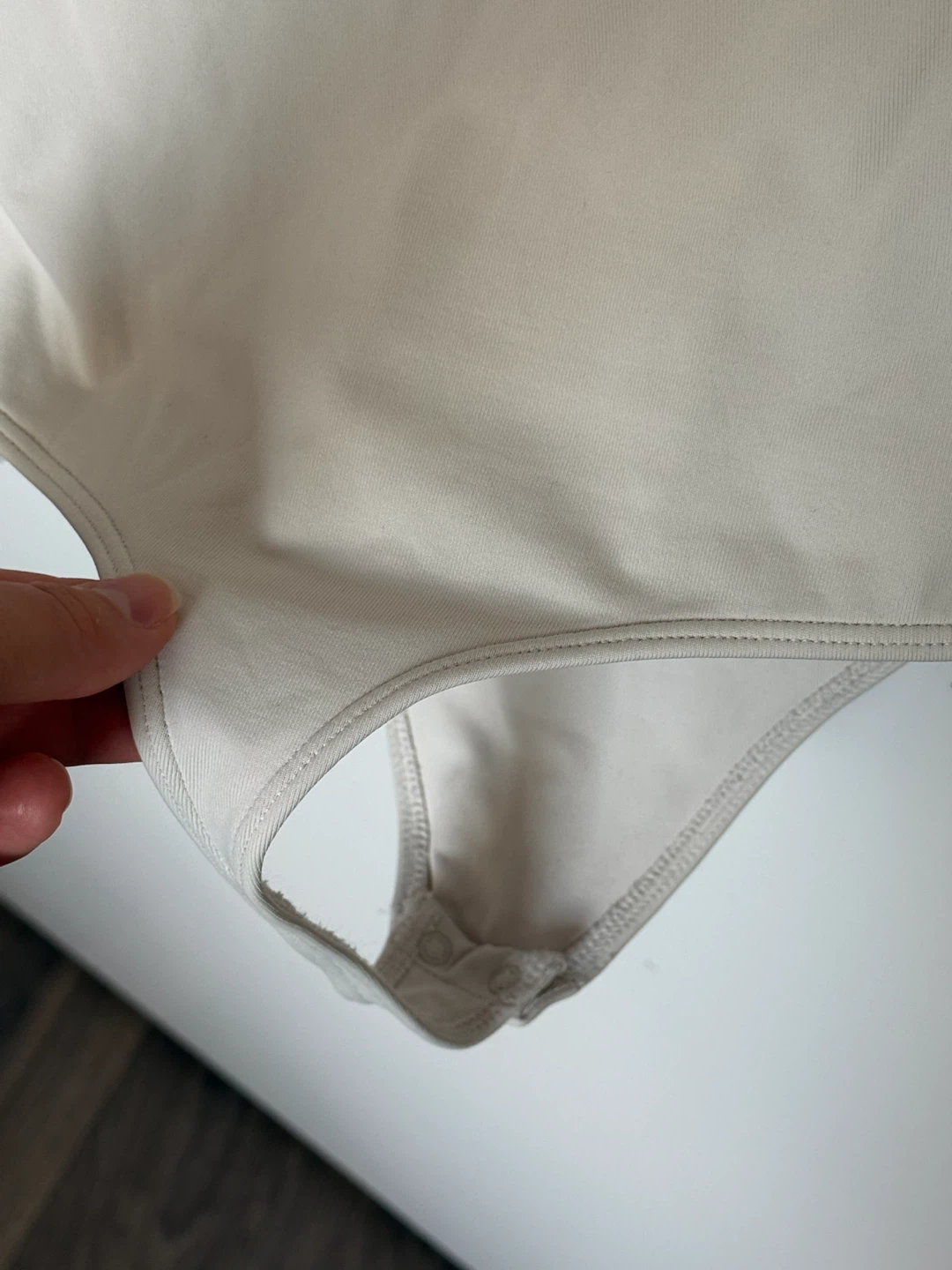 Babaton Contour Long Sleeve Bodysuit - M - photo 5
