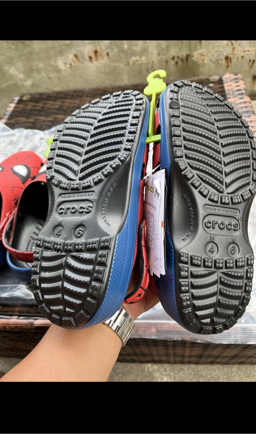 Crocs Spiderman Clog Shoes Men Size 4,5,6,7,8 - photo 4