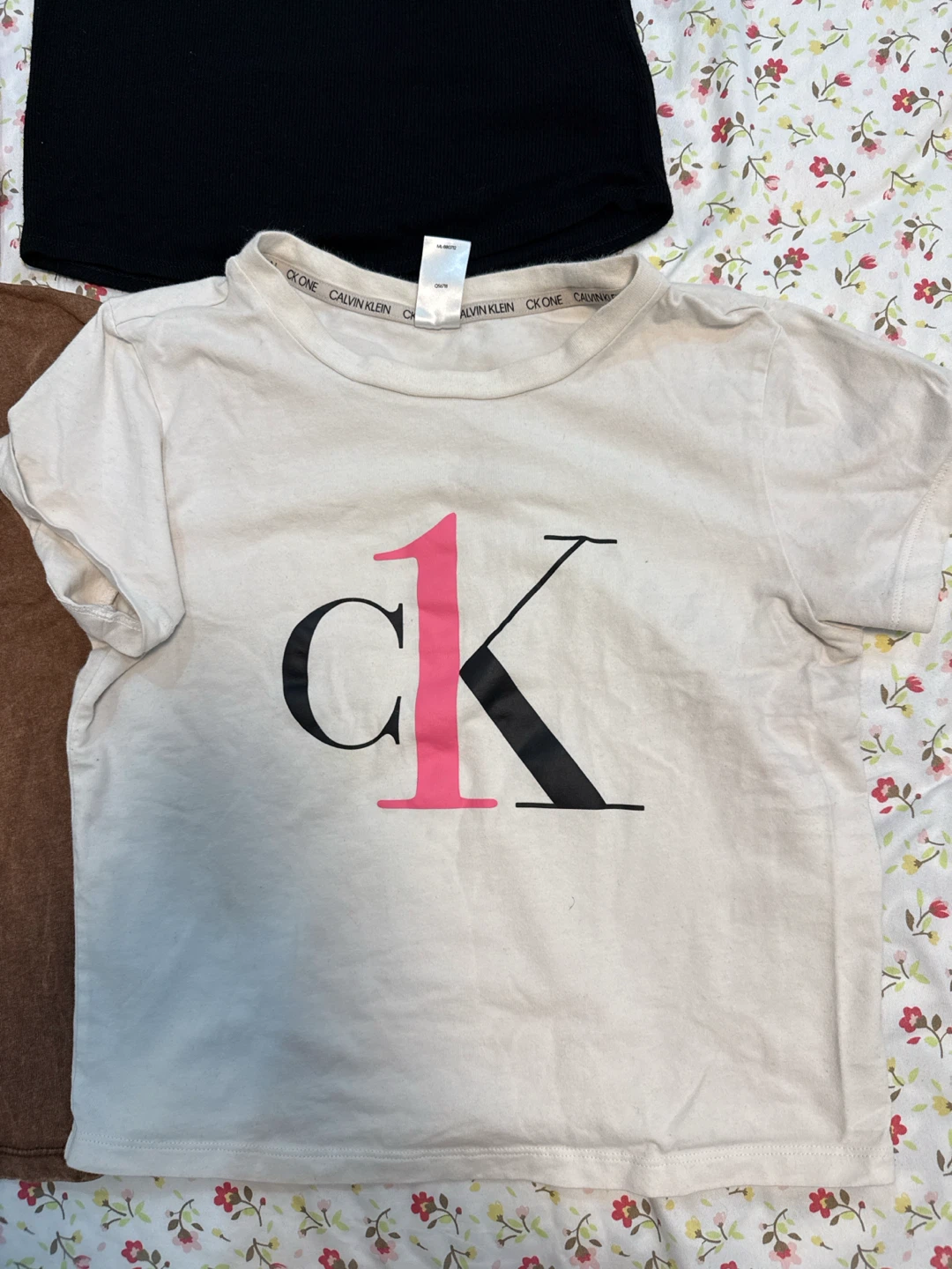 Four Women's Tees bundle - photo 3