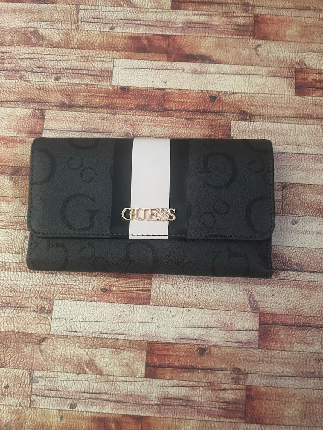 GUESS (Laurel model) Snap Wallet